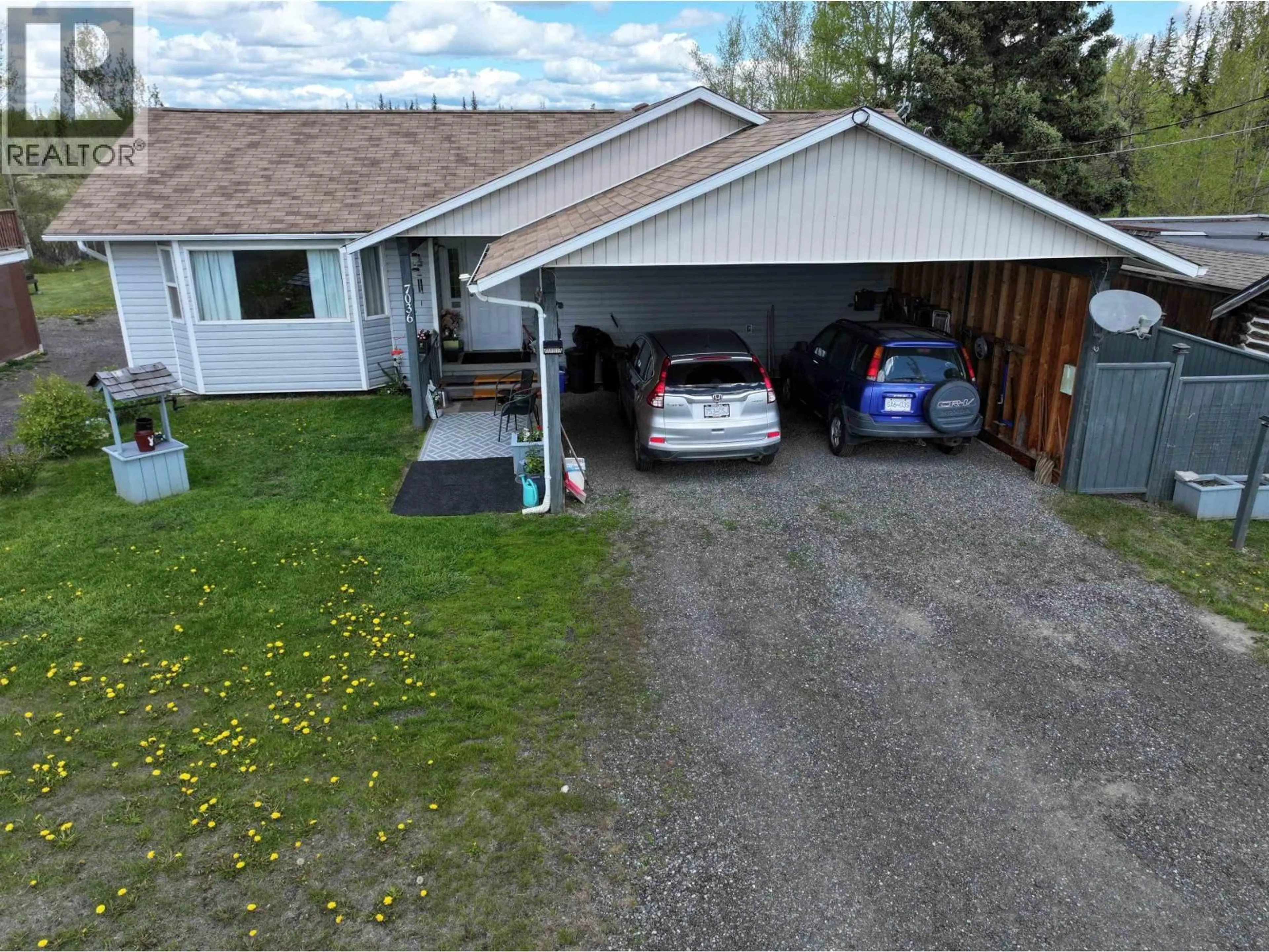 A pic from outside/outdoor area/front of a property/back of a property/a pic from drone, street for 7036 93 MILE FRONTAGE ROAD, 100 Mile House British Columbia V0K2E2