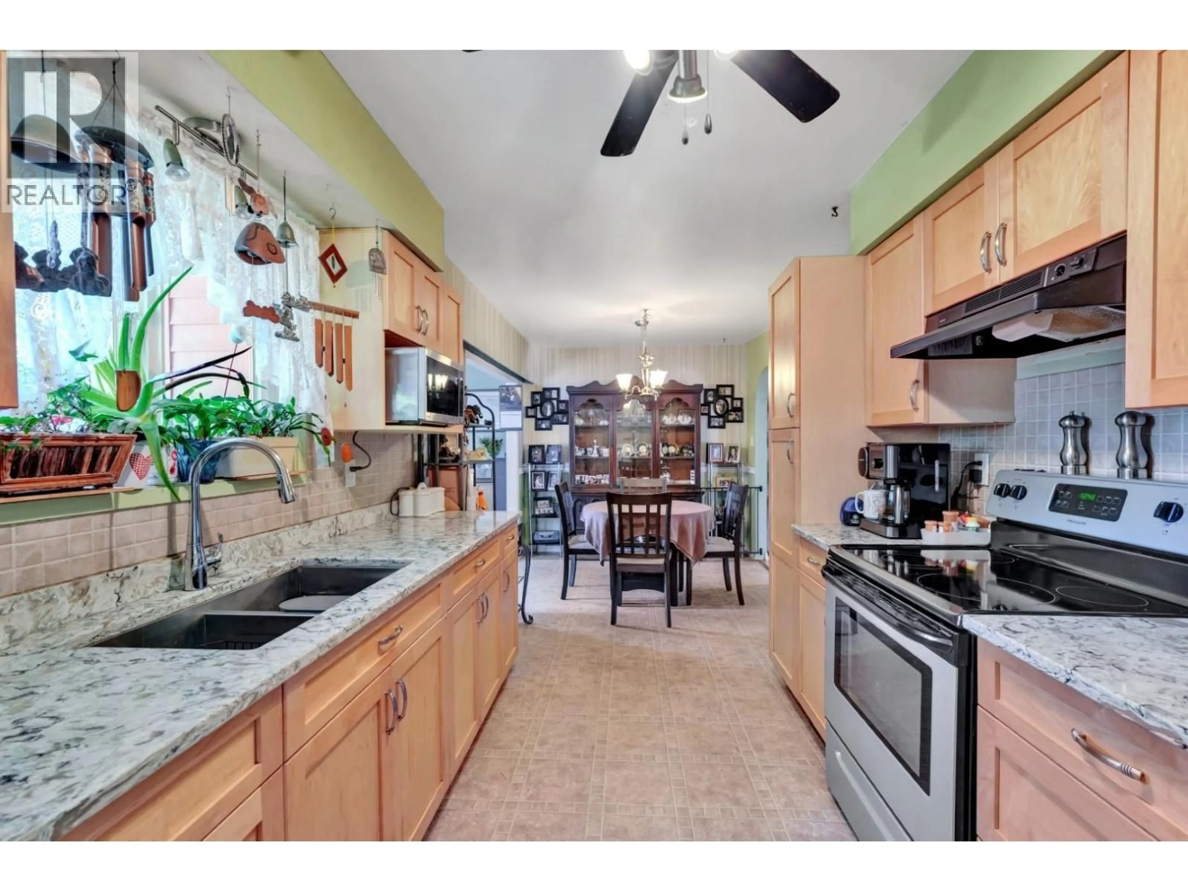 Open concept kitchen, ceramic/tile floor for 11750 195A STREET, Pitt Meadows British Columbia V3Y1G8