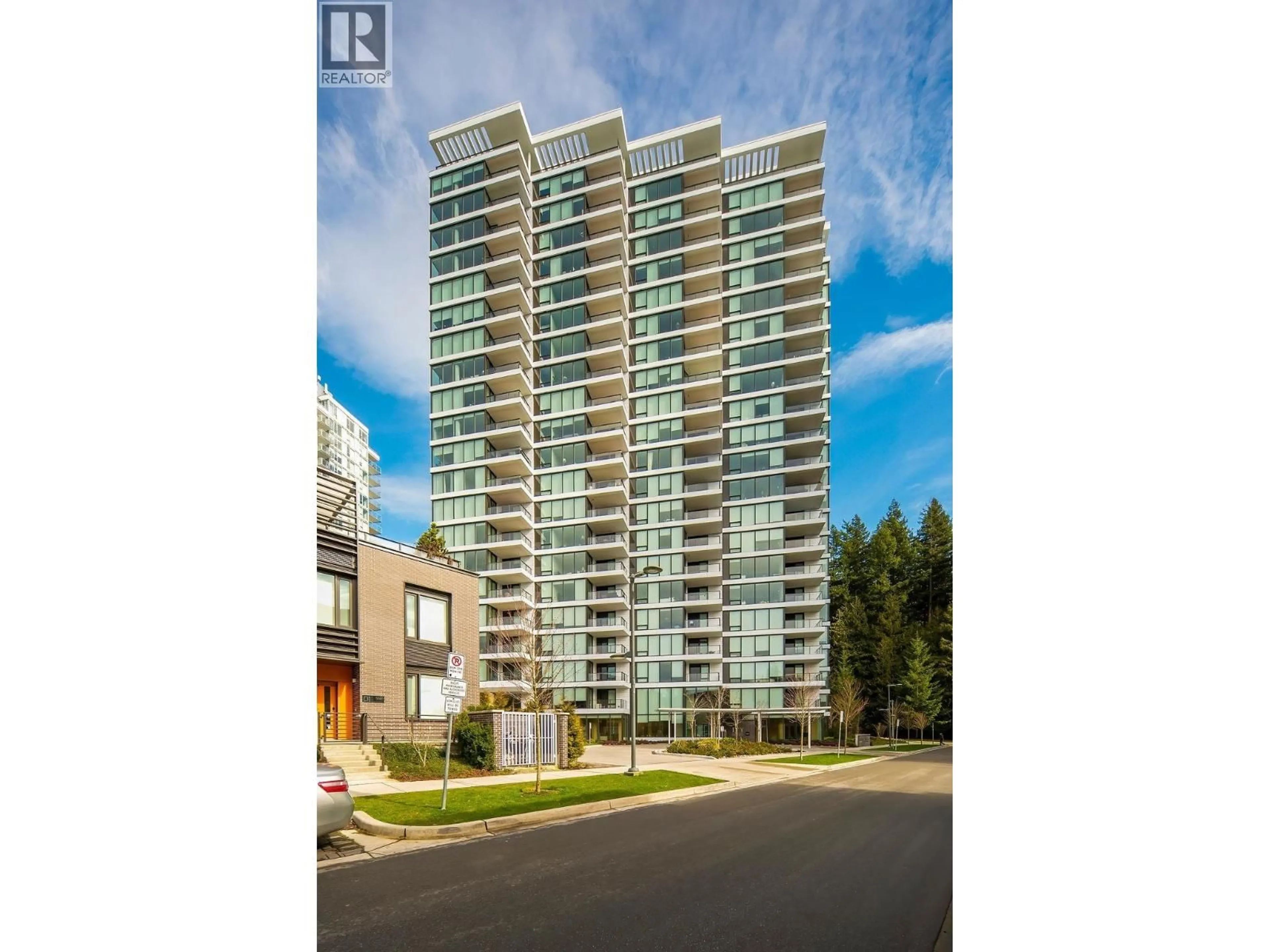 A pic from outside/outdoor area/front of a property/back of a property/a pic from drone, street for 906 - 5629 BIRNEY AVENUE, Vancouver British Columbia V6S0L5
