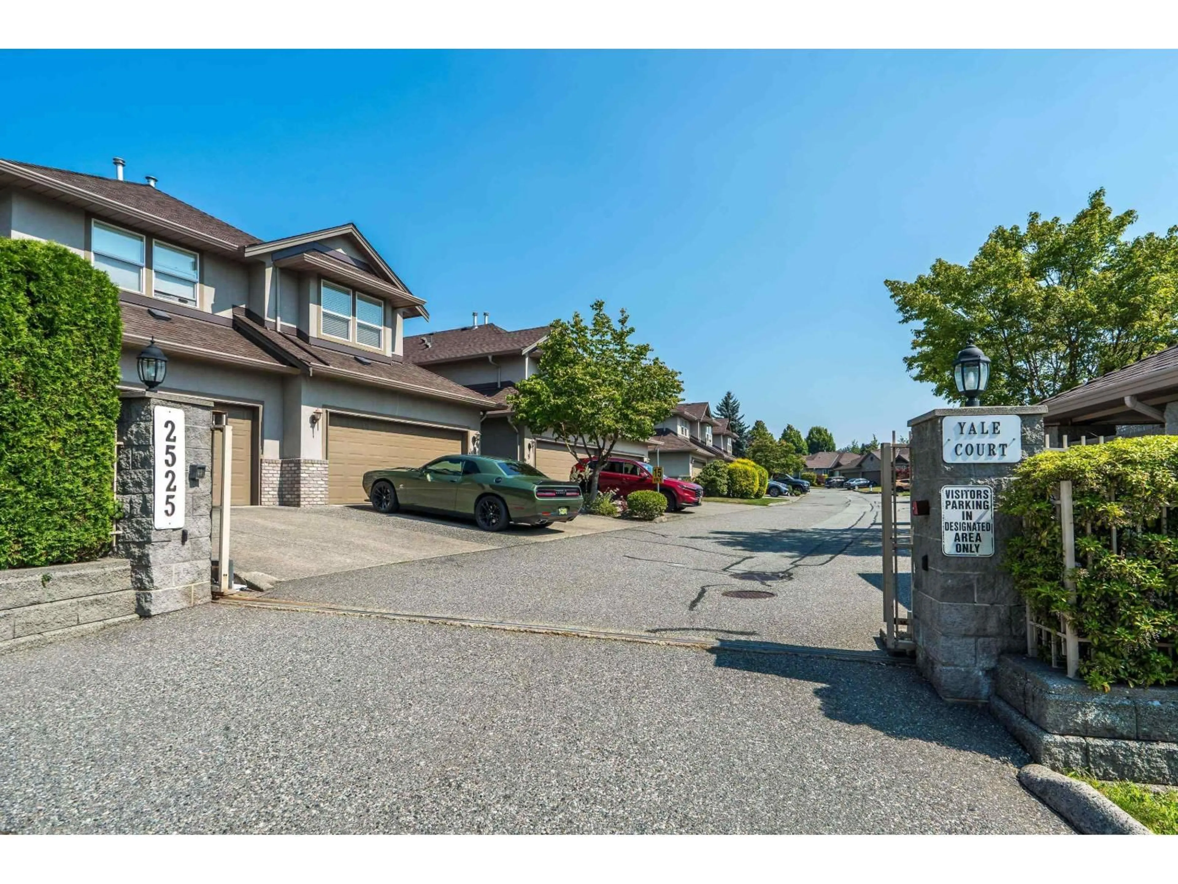 A pic from outside/outdoor area/front of a property/back of a property/a pic from drone, street for 44 - 2525 YALE COURT, Abbotsford British Columbia V2S8G9