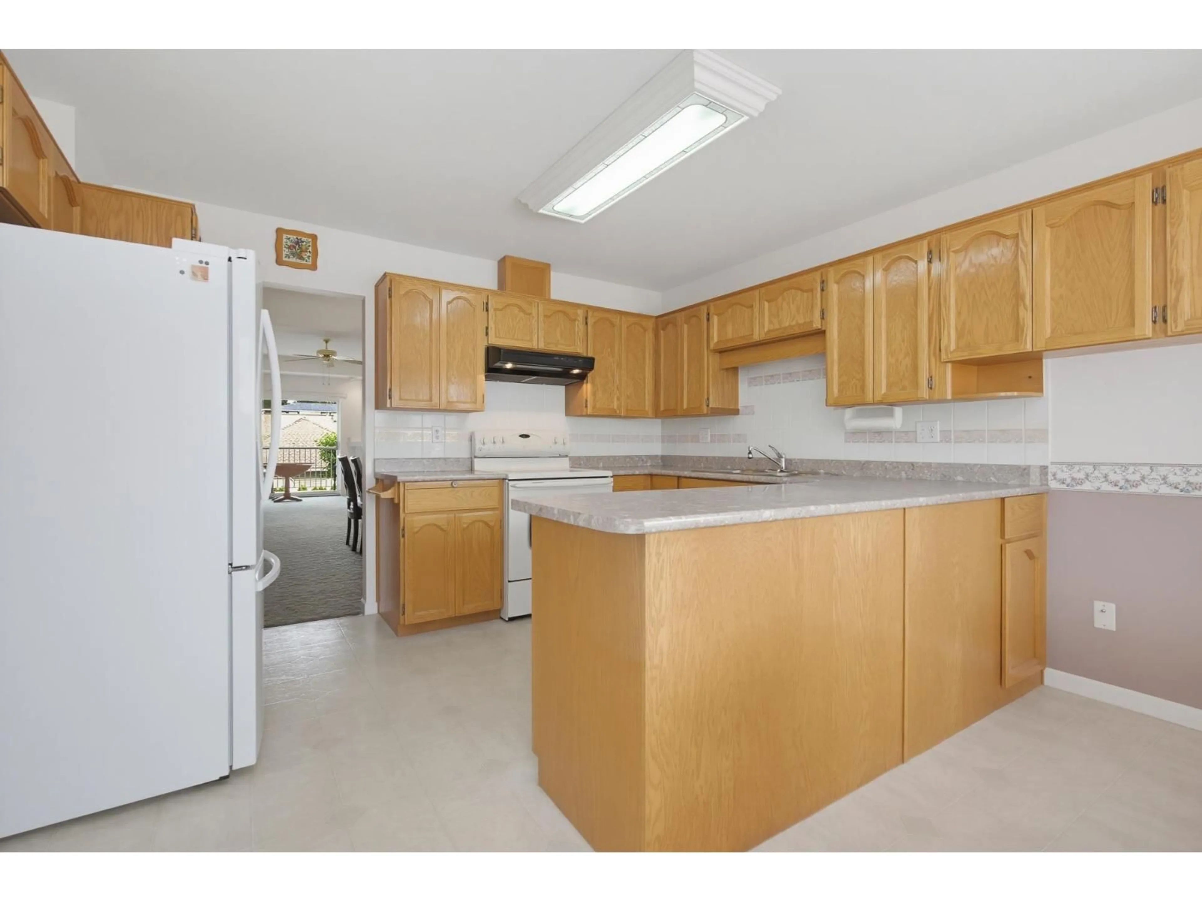 Standard kitchen, unknown for 16 - 32615 MURRAY AVENUE, Abbotsford British Columbia V2T4T8