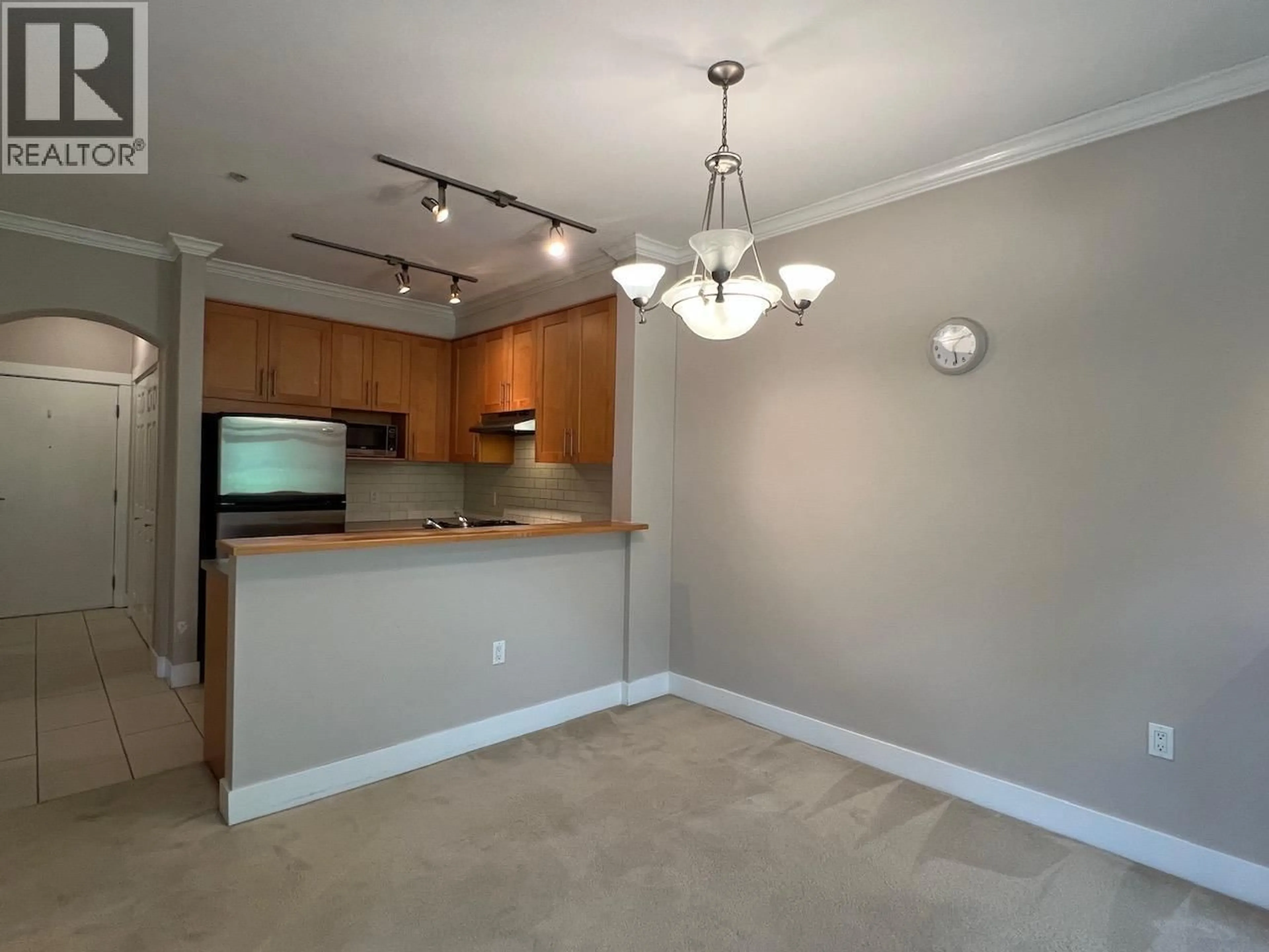 Unknown for 425 - 2083 33RD AVENUE, Vancouver British Columbia V6M4M6