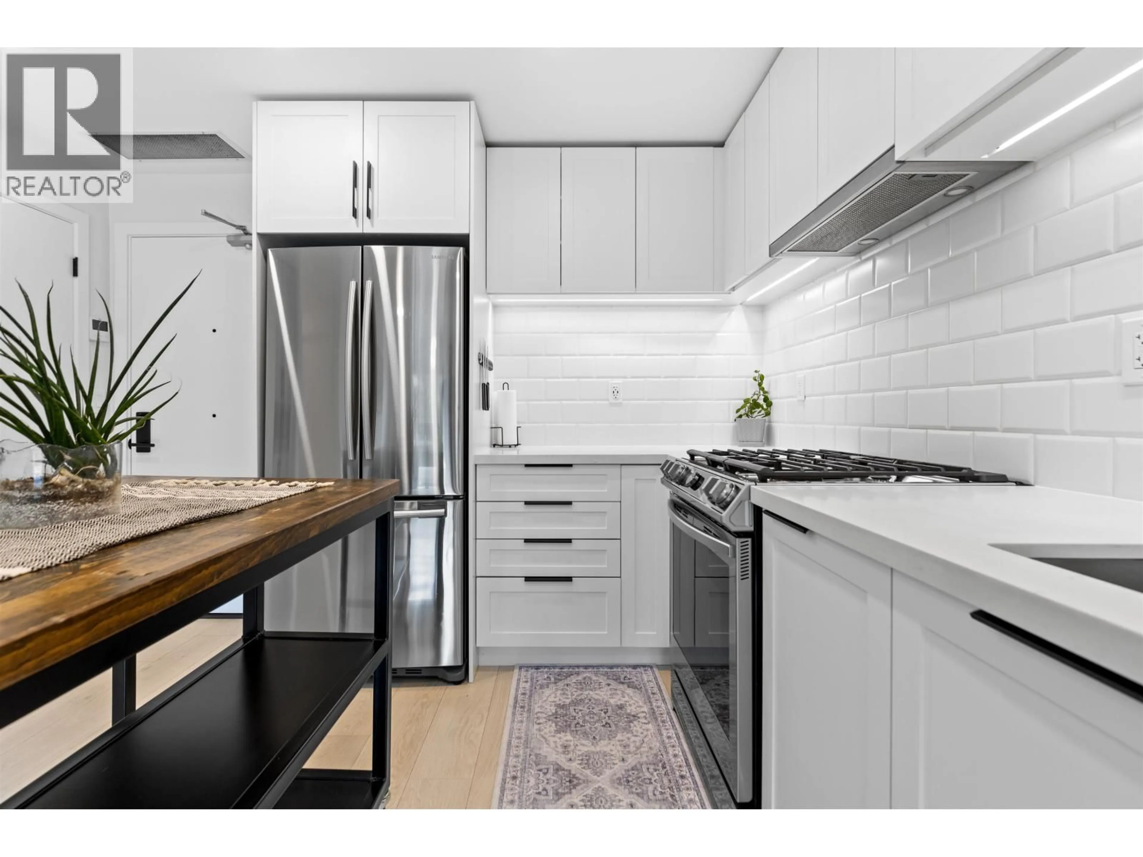 Unknown for 605 - 3018 ST GEORGE STREET, Port Moody British Columbia V3H0L4