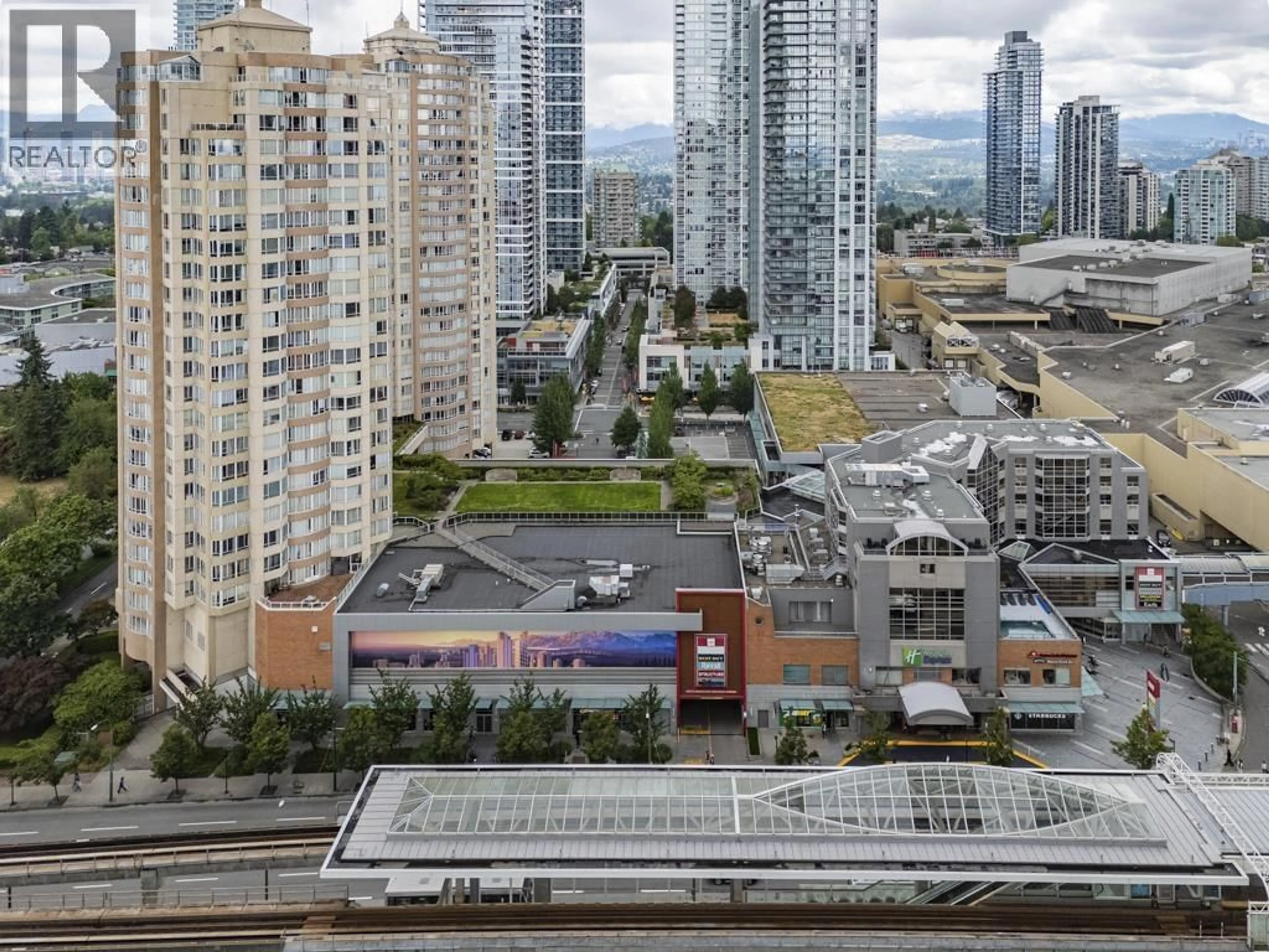 A pic from outside/outdoor area/front of a property/back of a property/a pic from drone, city buildings view from balcony for 1603 - 6333 SILVER AVENUE, Burnaby British Columbia V5H0C3