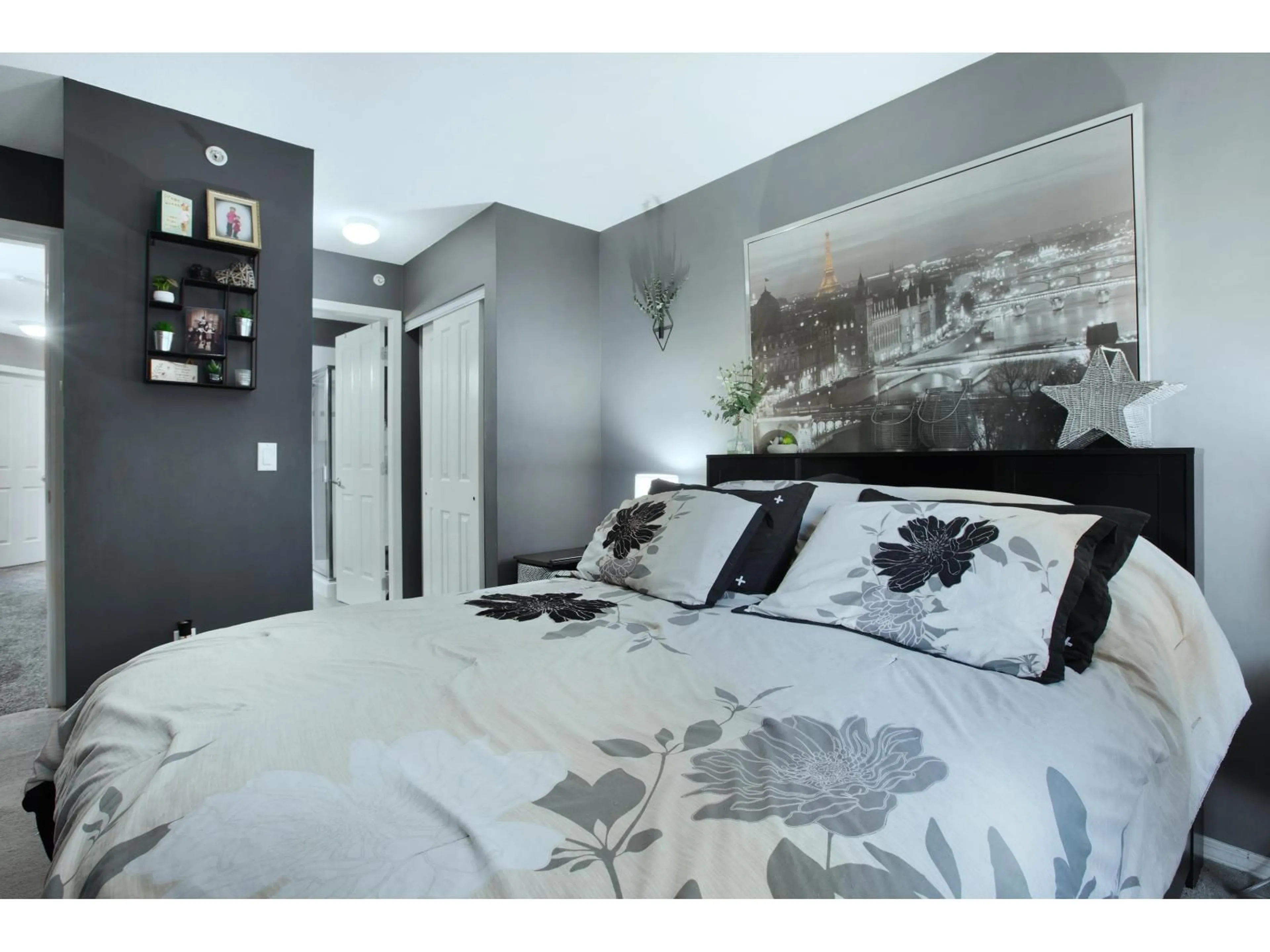 Bedroom with bed, unknown for 107 - 6747 203 STREET, Langley British Columbia V2Y3B5