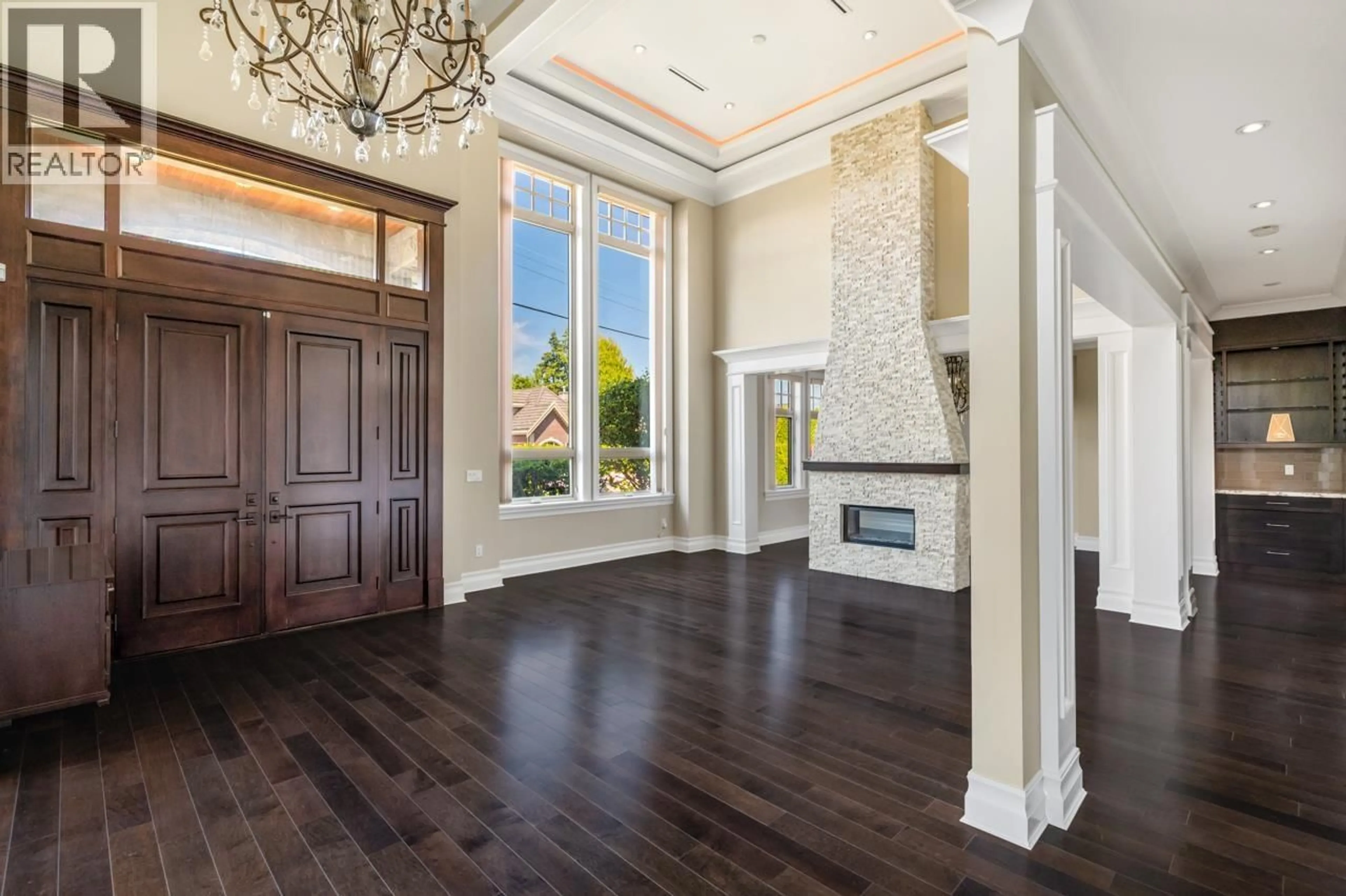 Indoor entryway for 5828 GIBBONS DRIVE, Richmond British Columbia V7C2C7