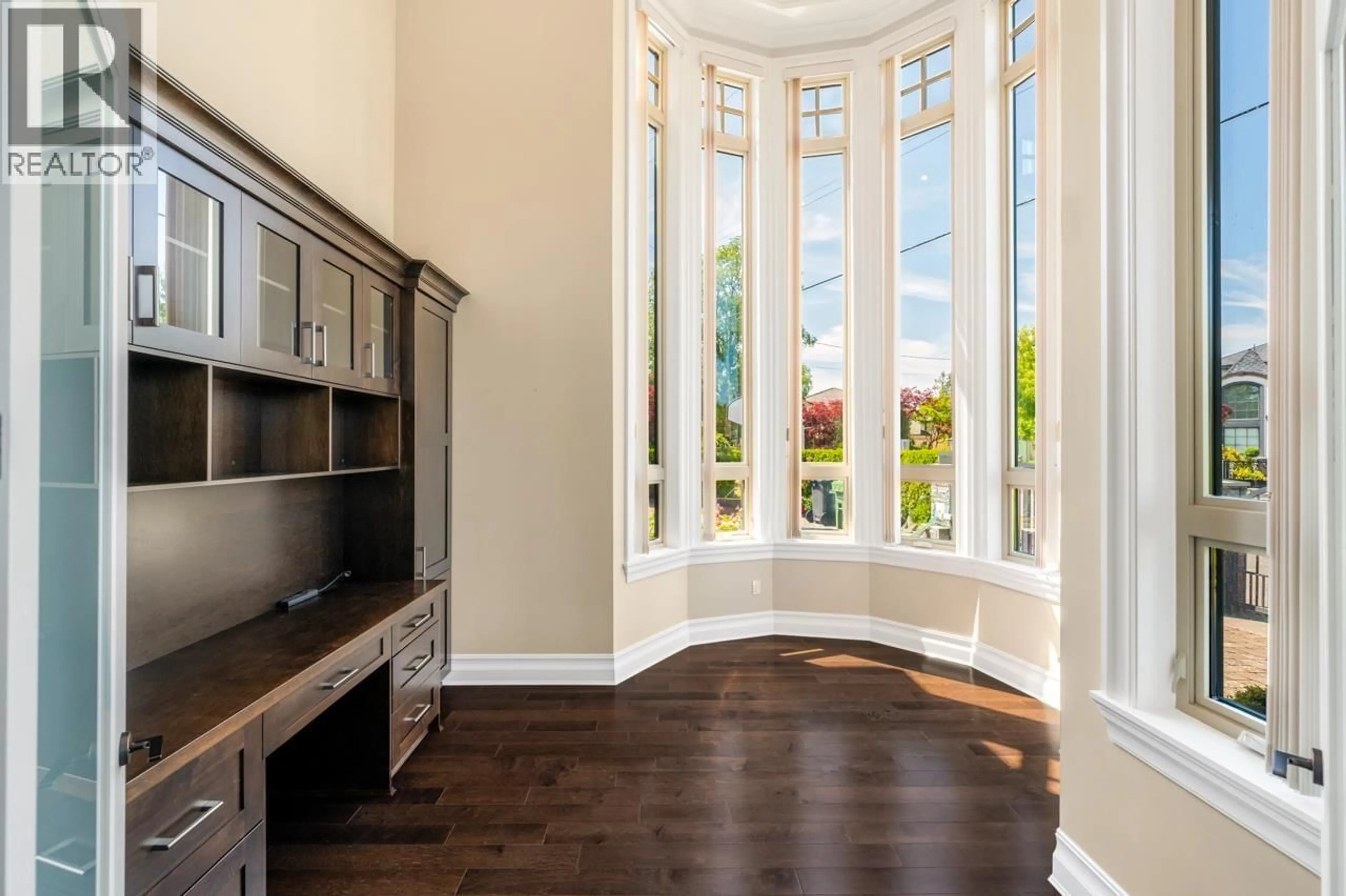 Indoor entryway for 5828 GIBBONS DRIVE, Richmond British Columbia V7C2C7
