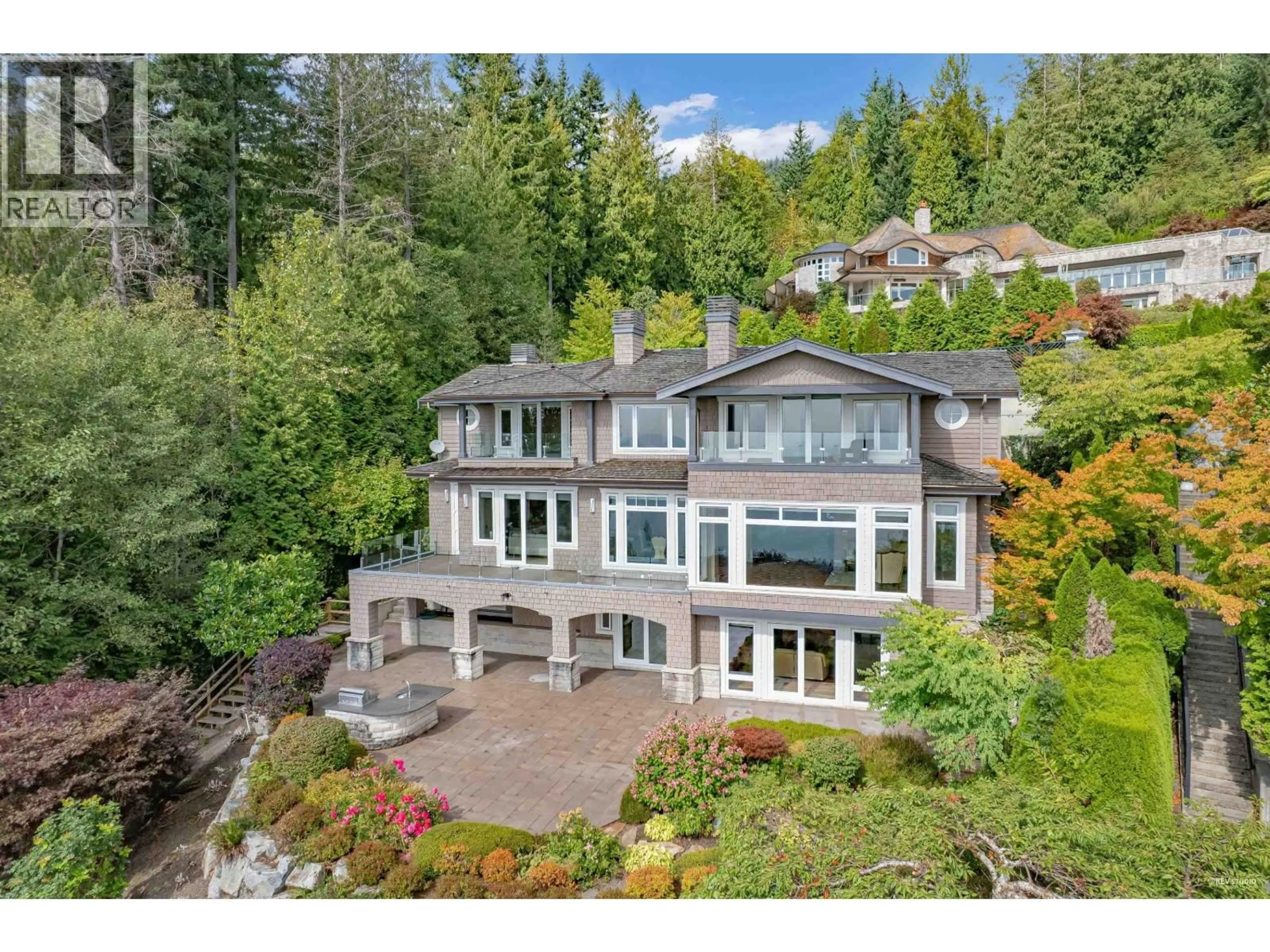 A pic from outside/outdoor area/front of a property/back of a property/a pic from drone, unknown for 2793 WILLOUGHBY ROAD, West Vancouver British Columbia V7S3K3