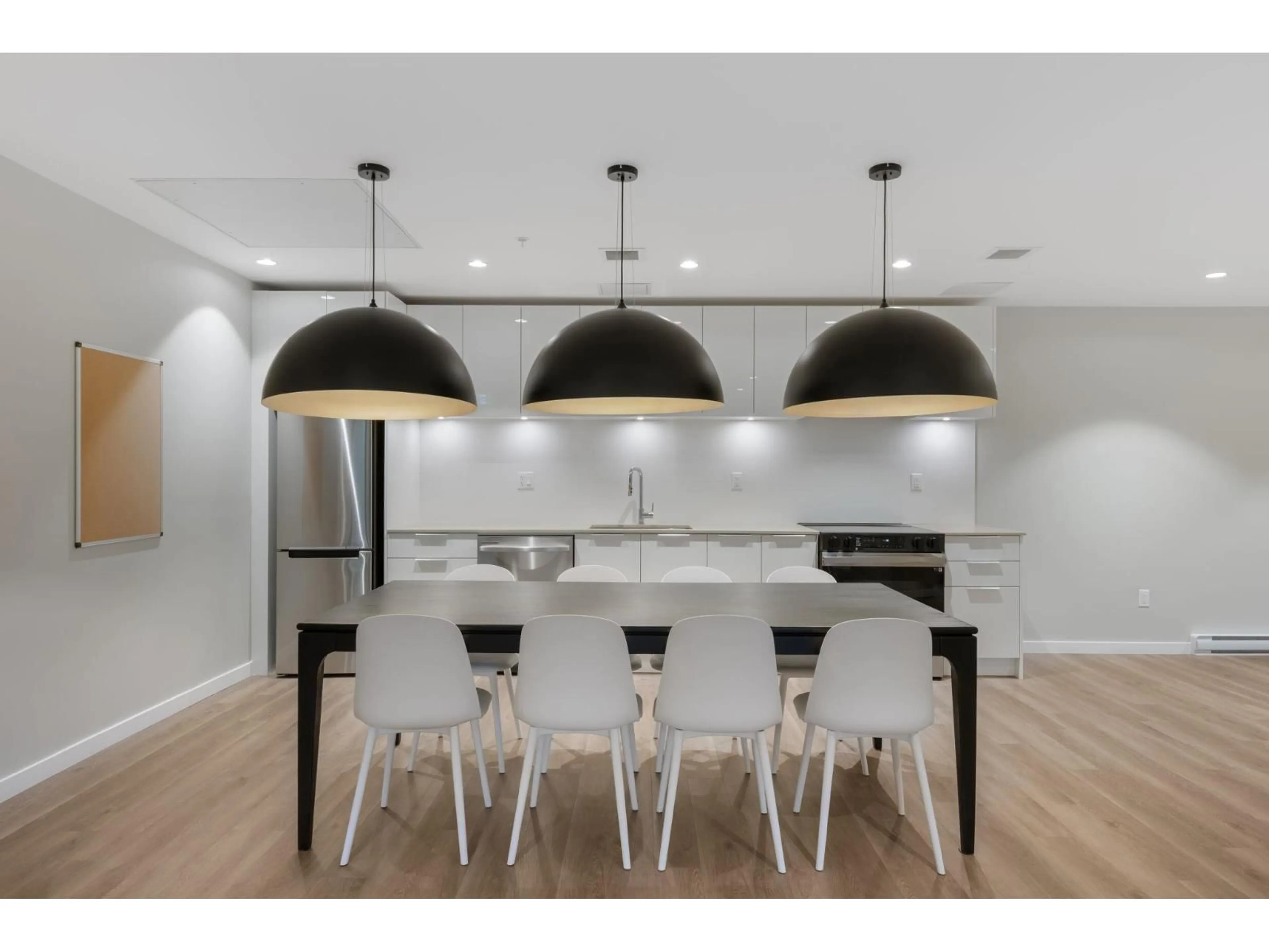 Unknown for 202 - 14257 103A AVENUE, Surrey British Columbia V3T1T1