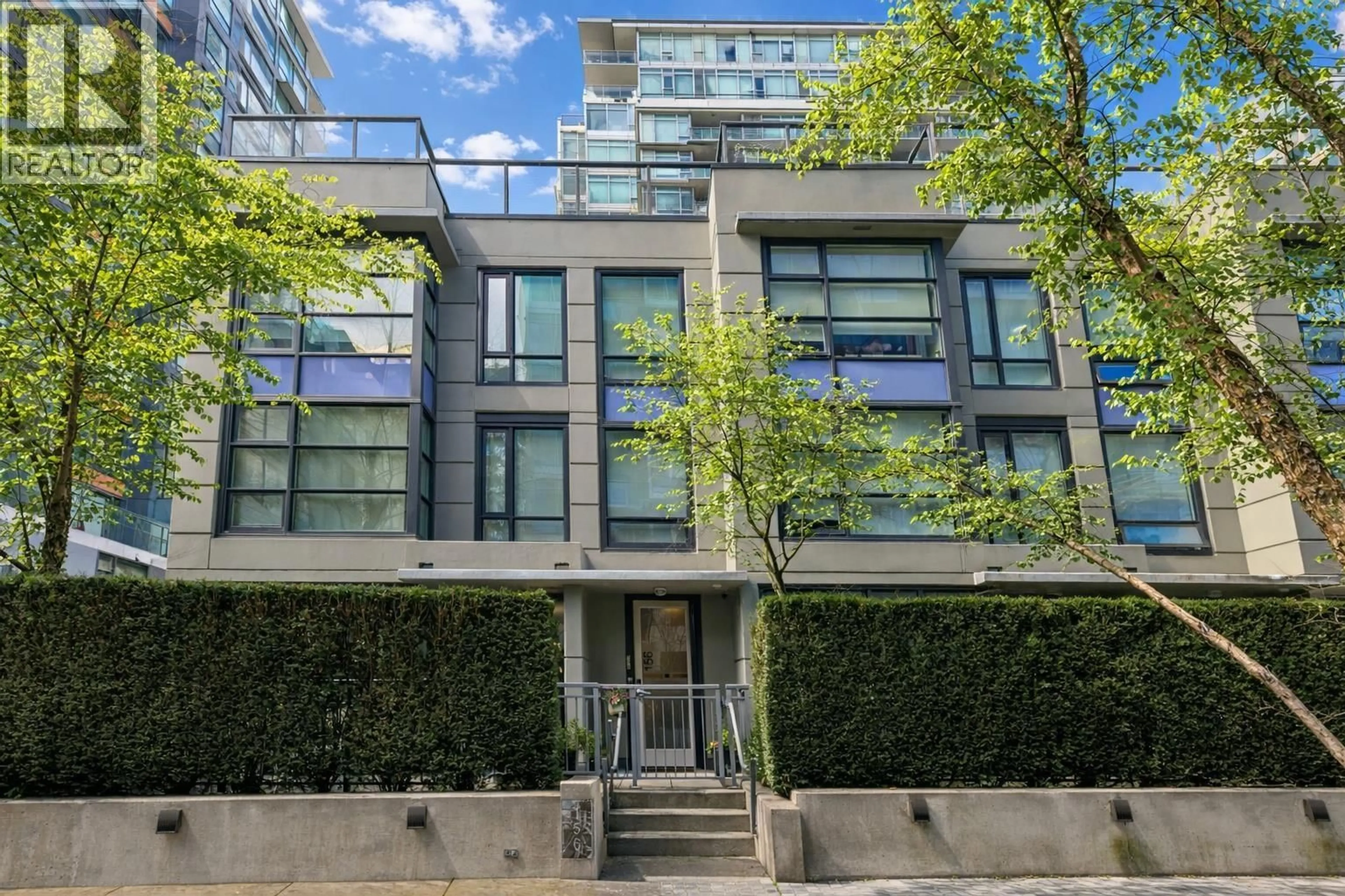 Patio, building for 156 1ST AVENUE, Vancouver British Columbia V5Y0H6