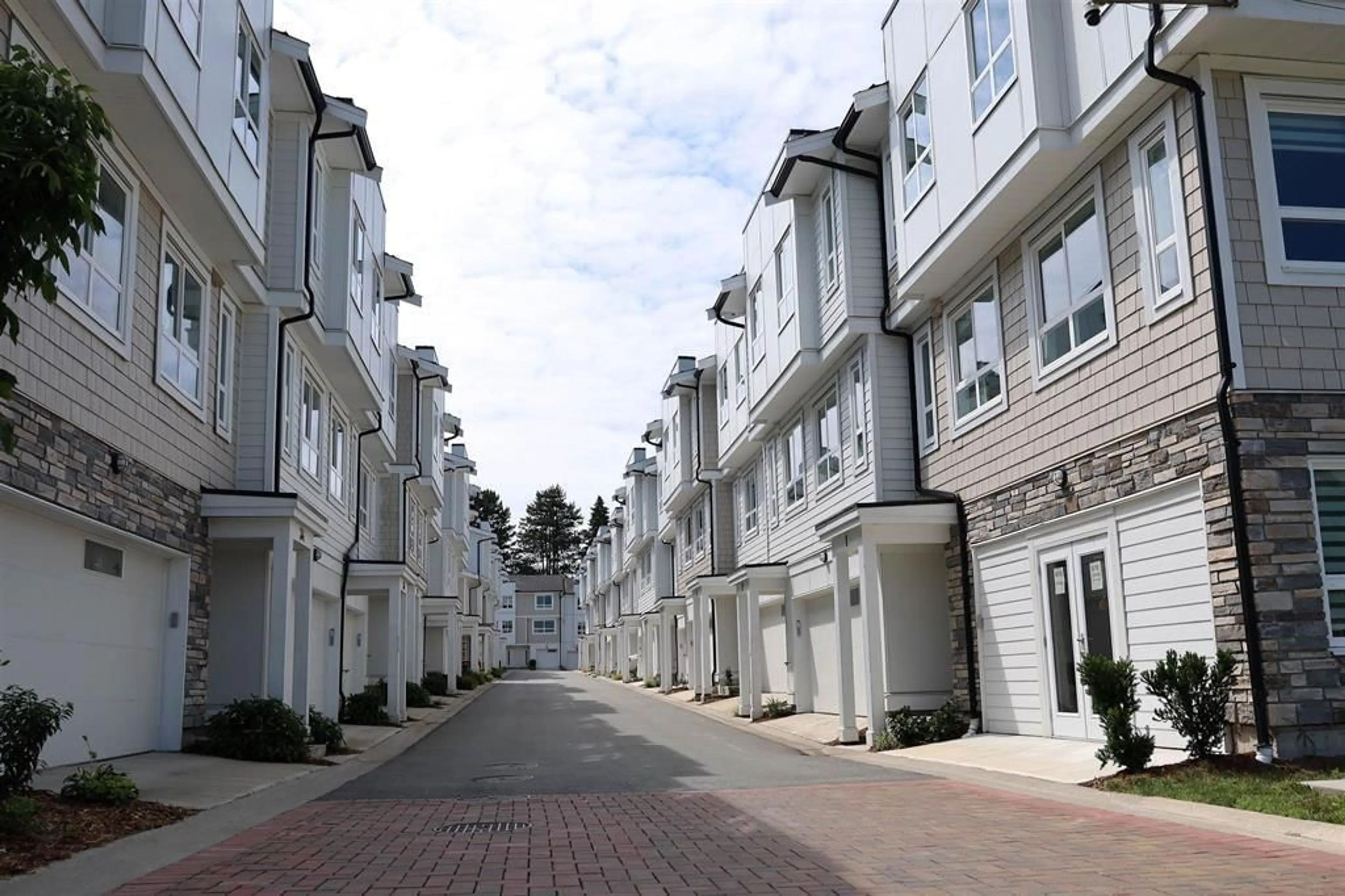 Patio, street for 30 - 8181 135A STREET, Surrey British Columbia V3W3N8