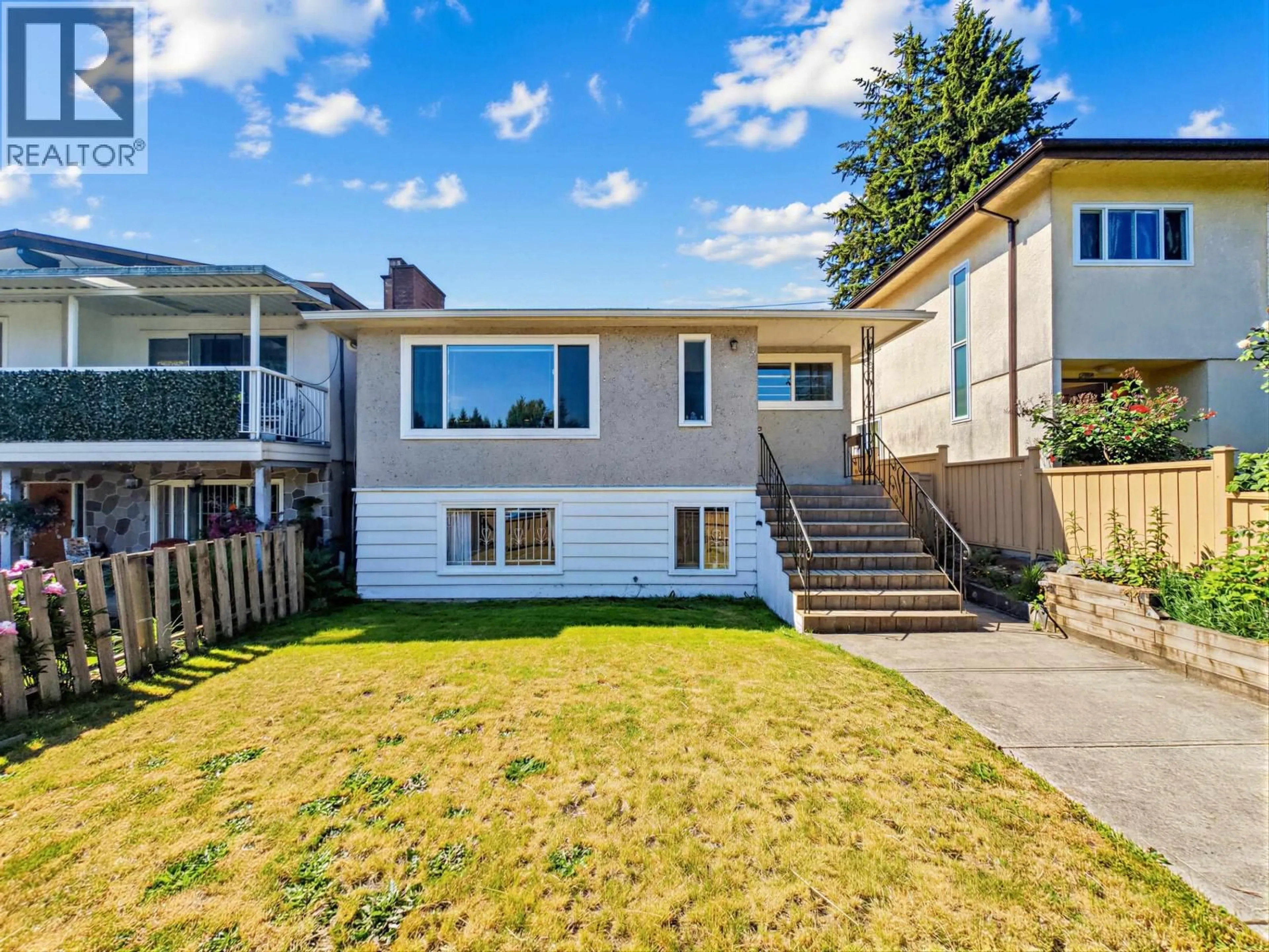 Home with vinyl exterior material, street for 2514 27TH AVENUE, Vancouver British Columbia V5R1N1