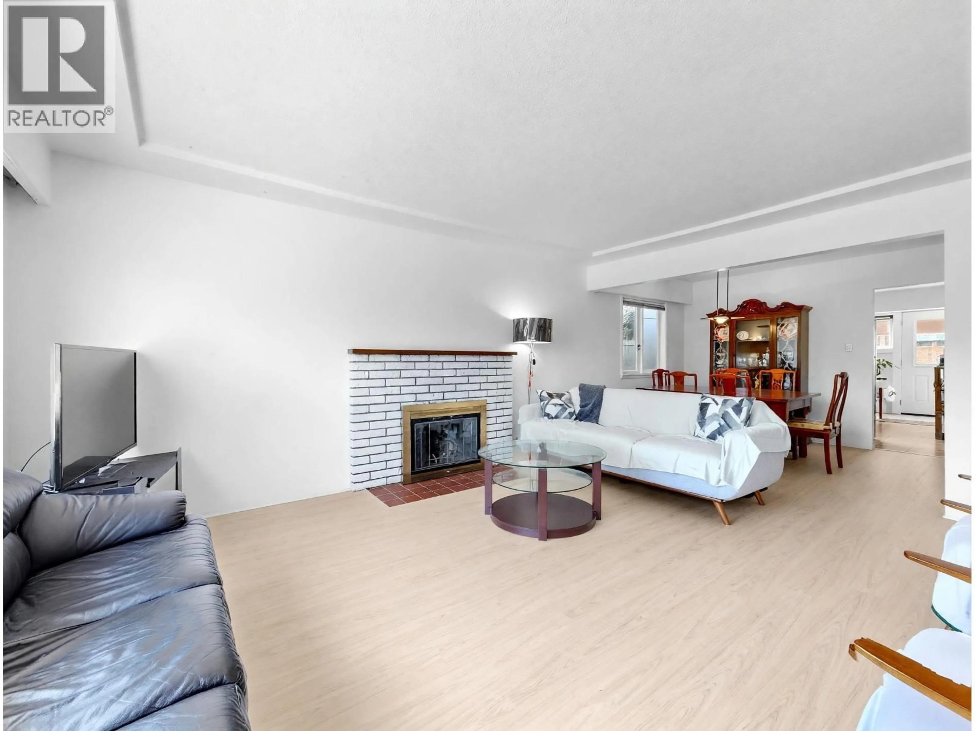 Living room with furniture, unknown for 2514 27TH AVENUE, Vancouver British Columbia V5R1N1