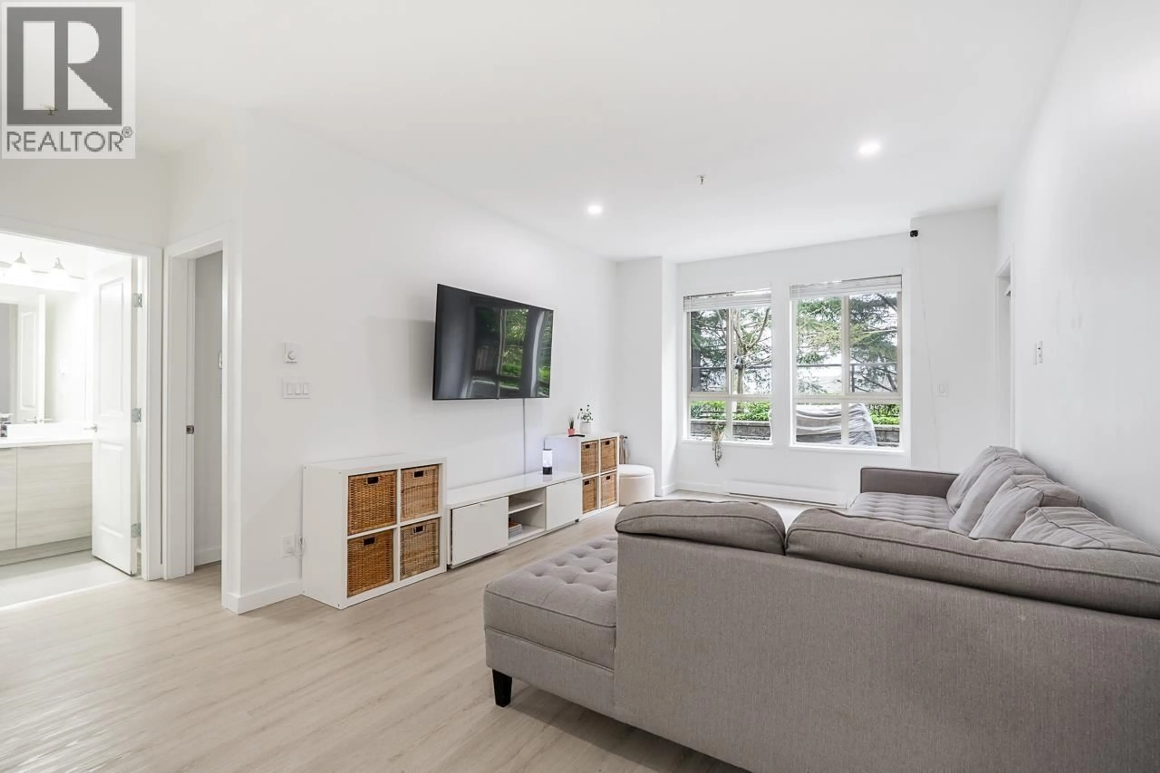 Living room with furniture, unknown for 110 - 225 FRANCIS WAY, New Westminster British Columbia V3L0G1