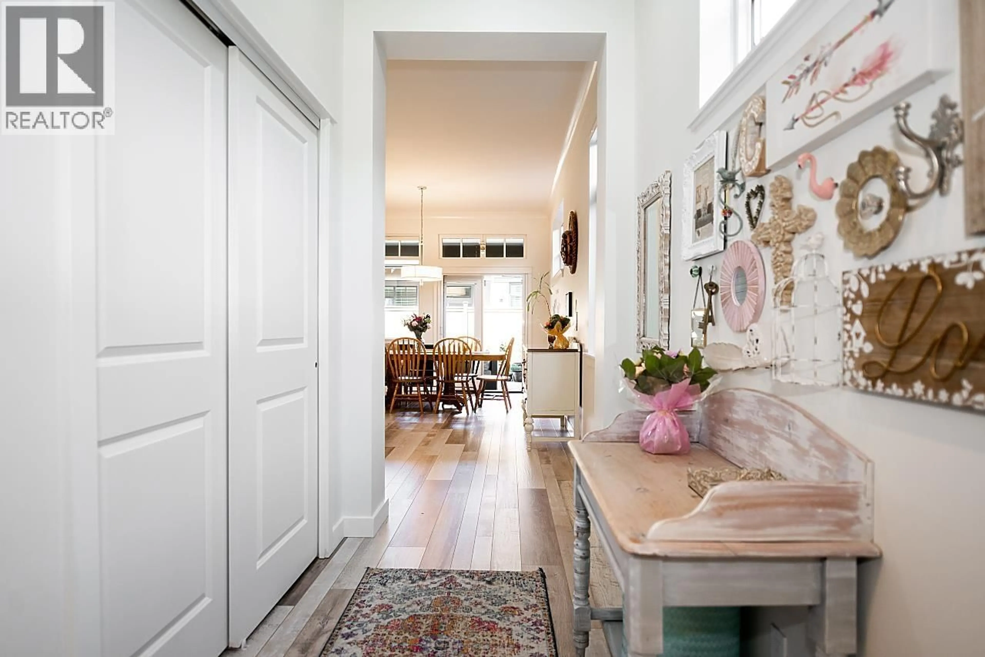 Indoor entryway for 1619 MAPLE SPRINGS LANE, Delta British Columbia V4M0A7