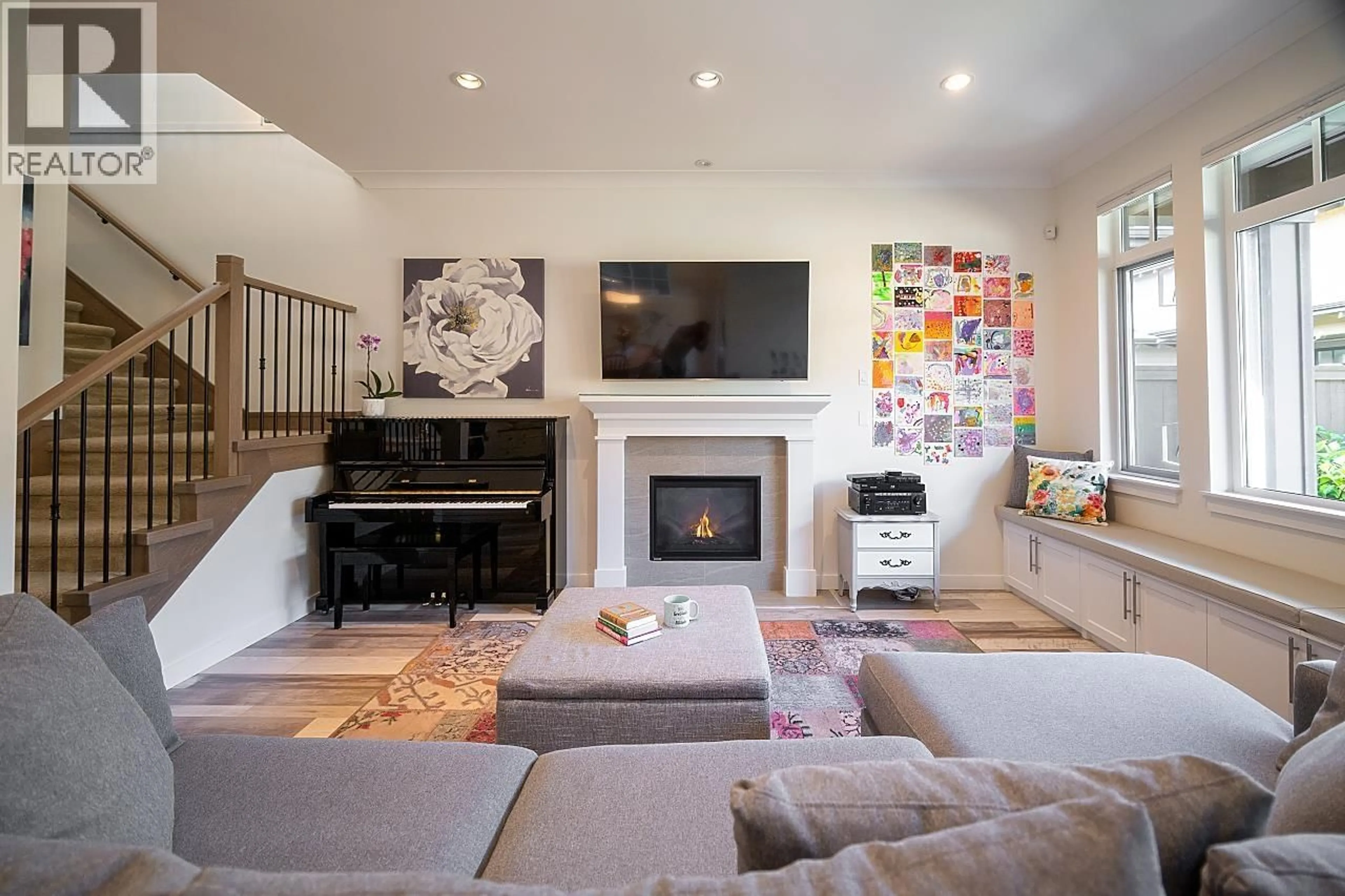 Living room with furniture, unknown for 1619 MAPLE SPRINGS LANE, Delta British Columbia V4M0A7