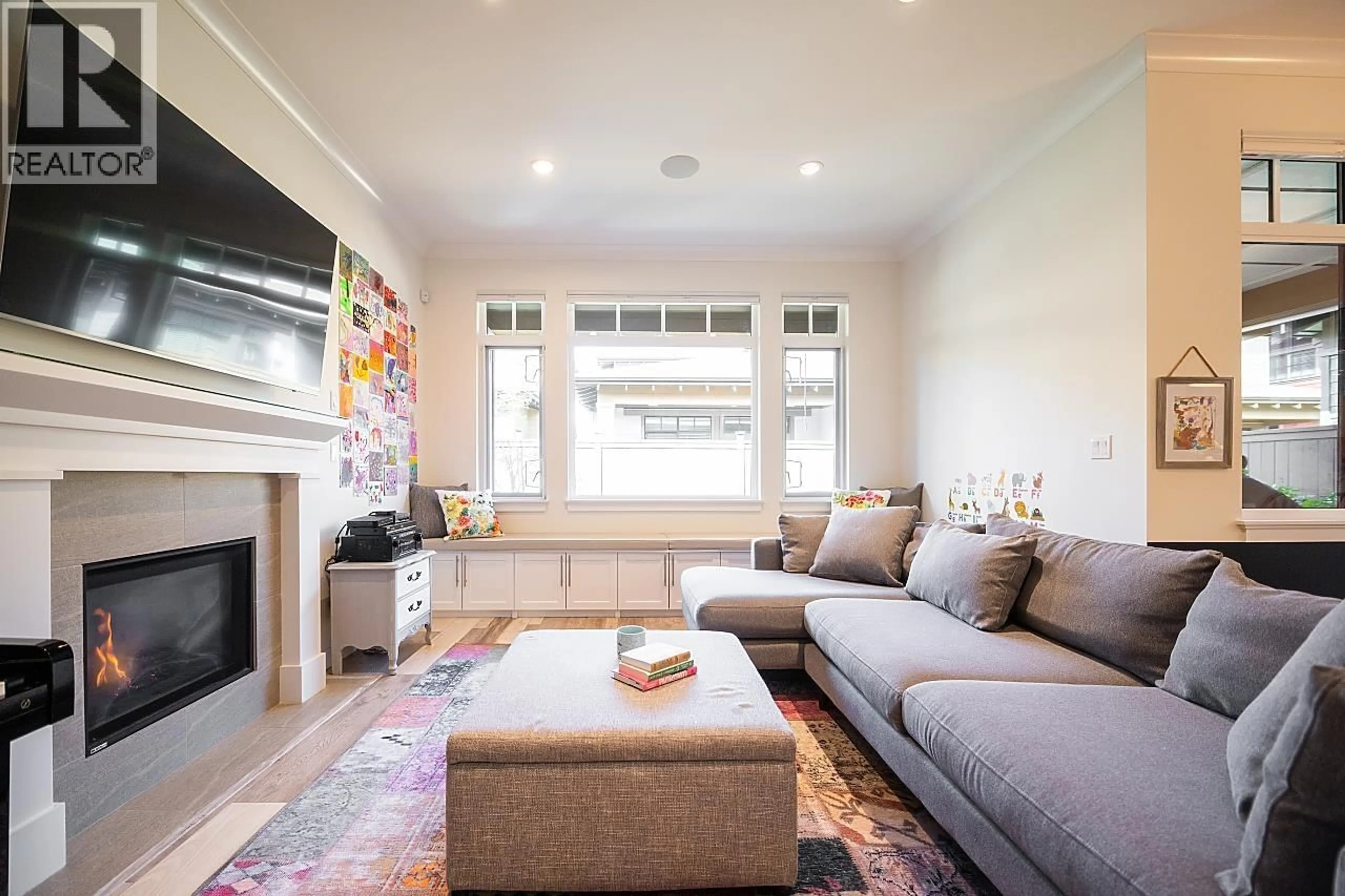 Living room with furniture, unknown for 1619 MAPLE SPRINGS LANE, Delta British Columbia V4M0A7