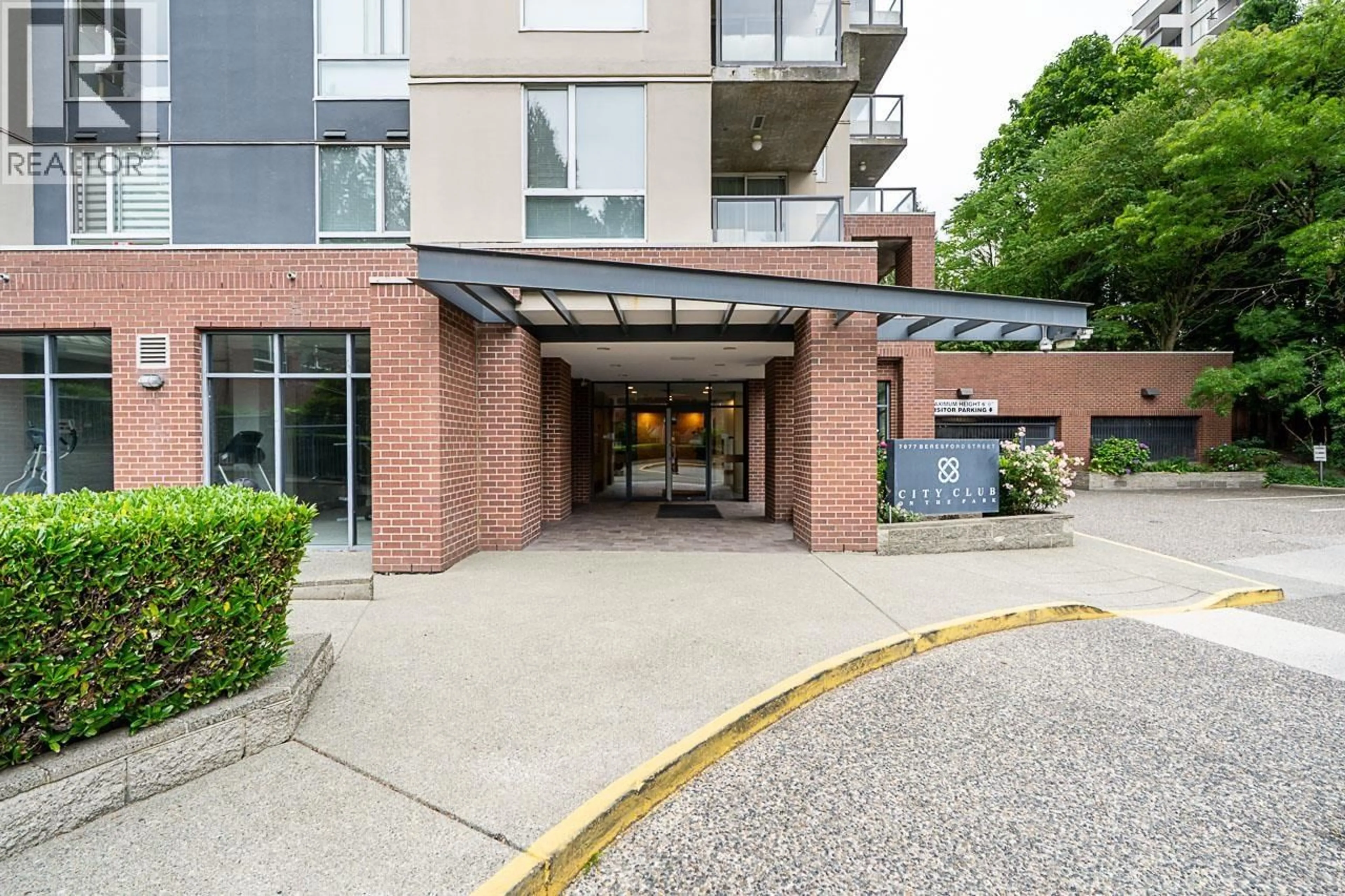 Indoor foyer for 1803 - 7077 BERESFORD STREET, Burnaby British Columbia V5E4J5