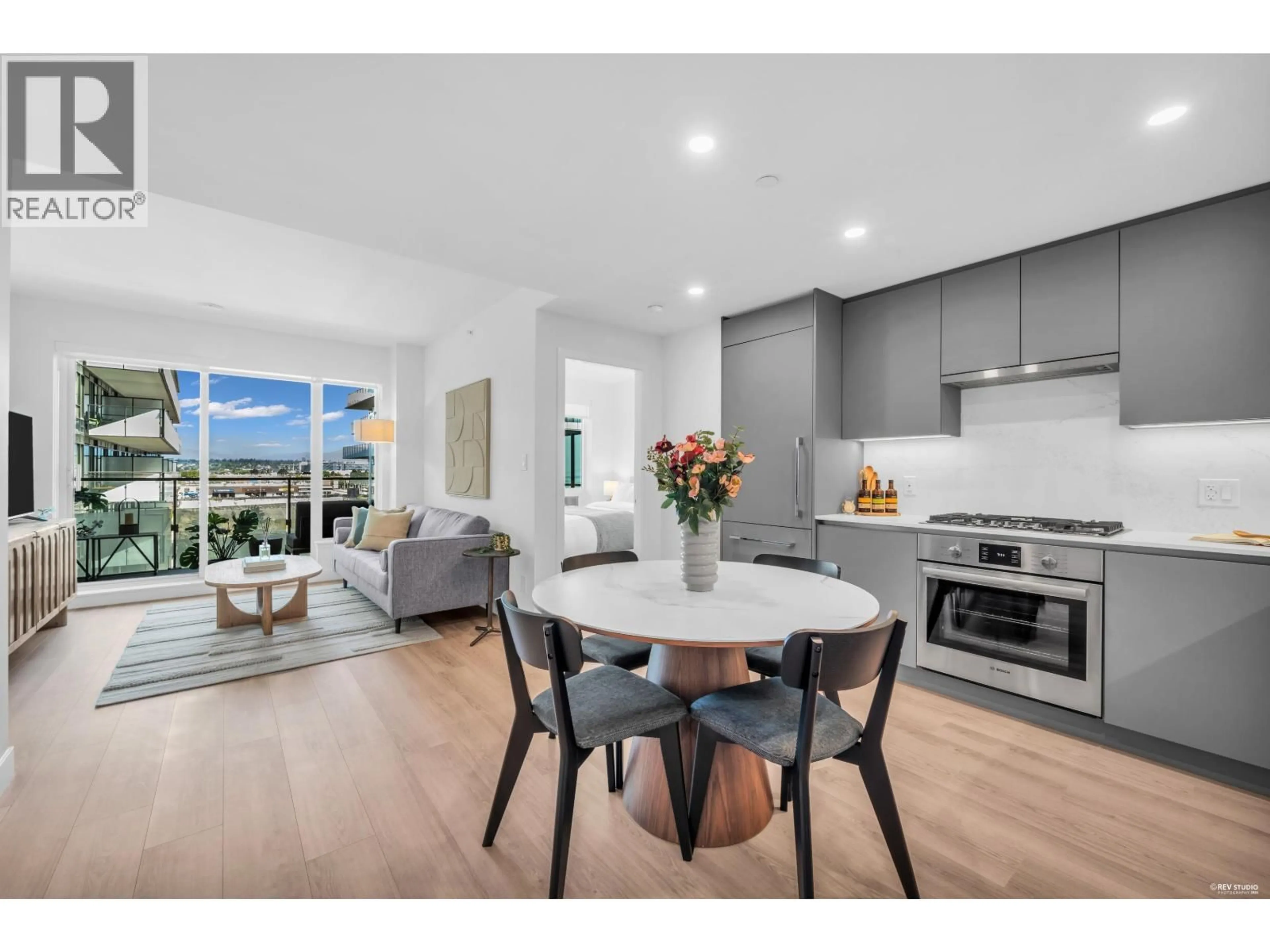 Open concept kitchen, unknown for 601 - 7977 LANSDOWNE ROAD, Richmond British Columbia V6X0X5