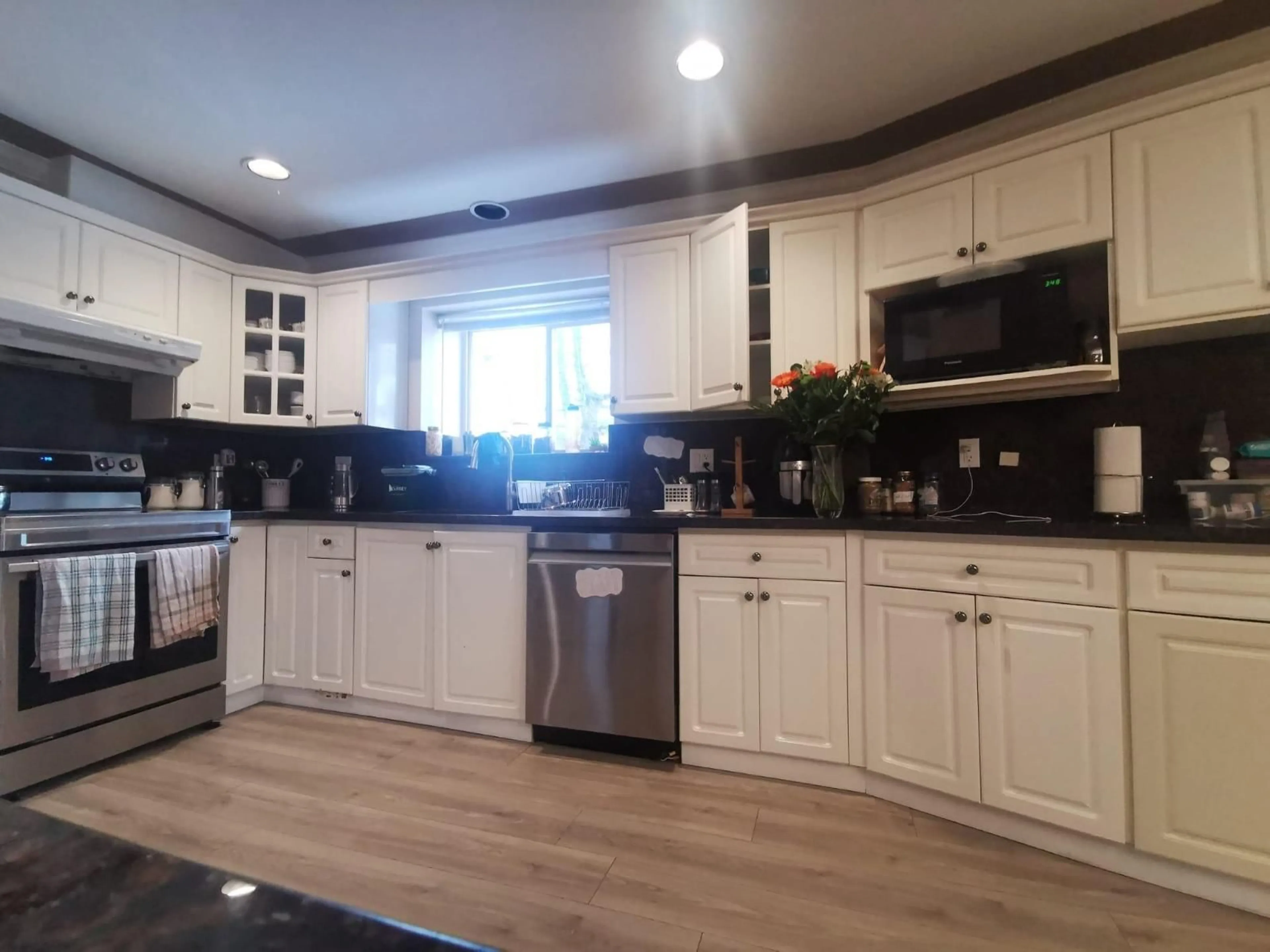Open concept kitchen, unknown for 6641 123 STREET, Surrey British Columbia V3W0W1