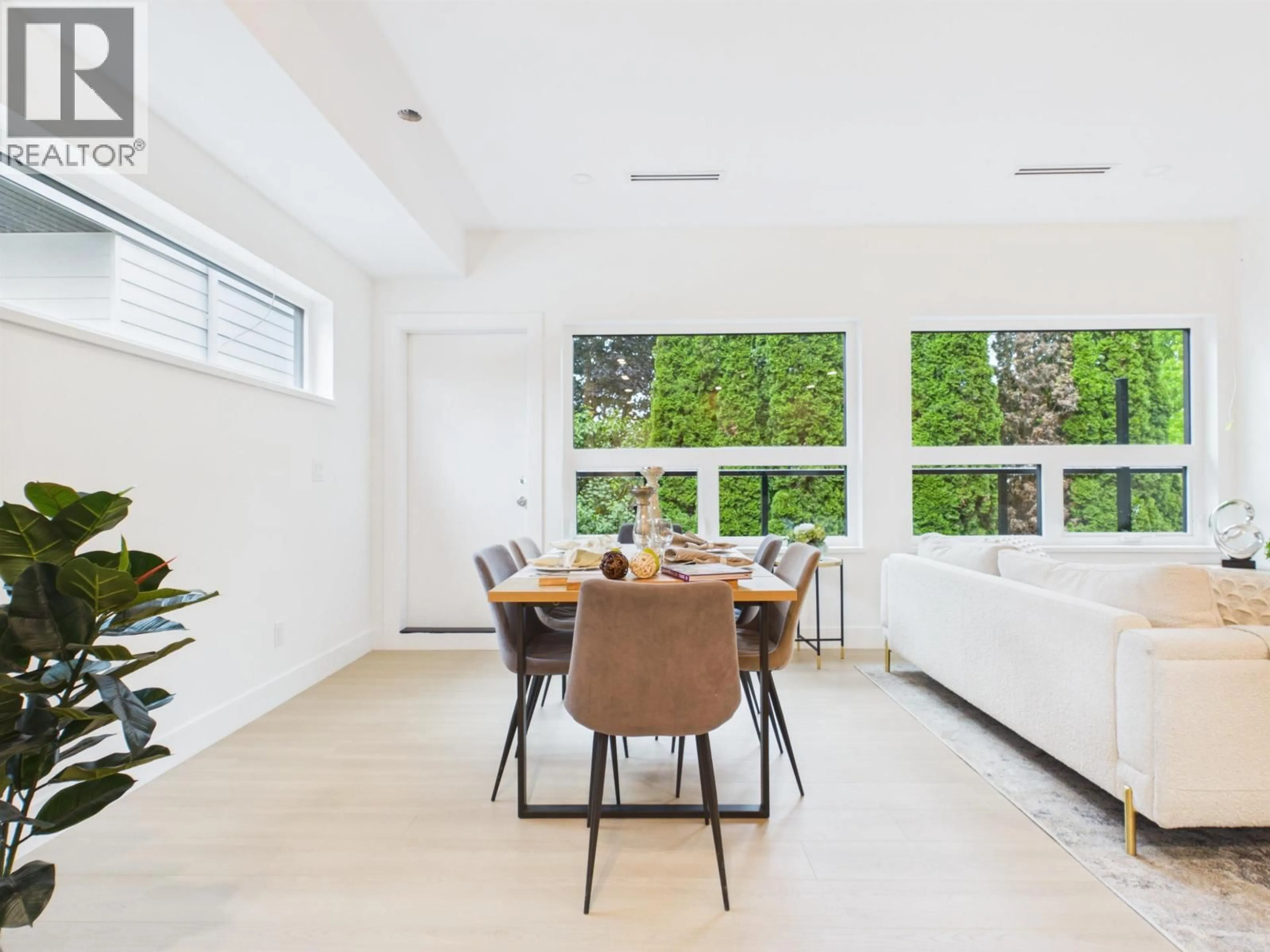 Dining room, ceramic/tile floor for 2 - 7510 CURRAGH AVENUE, Burnaby British Columbia V5J4W2