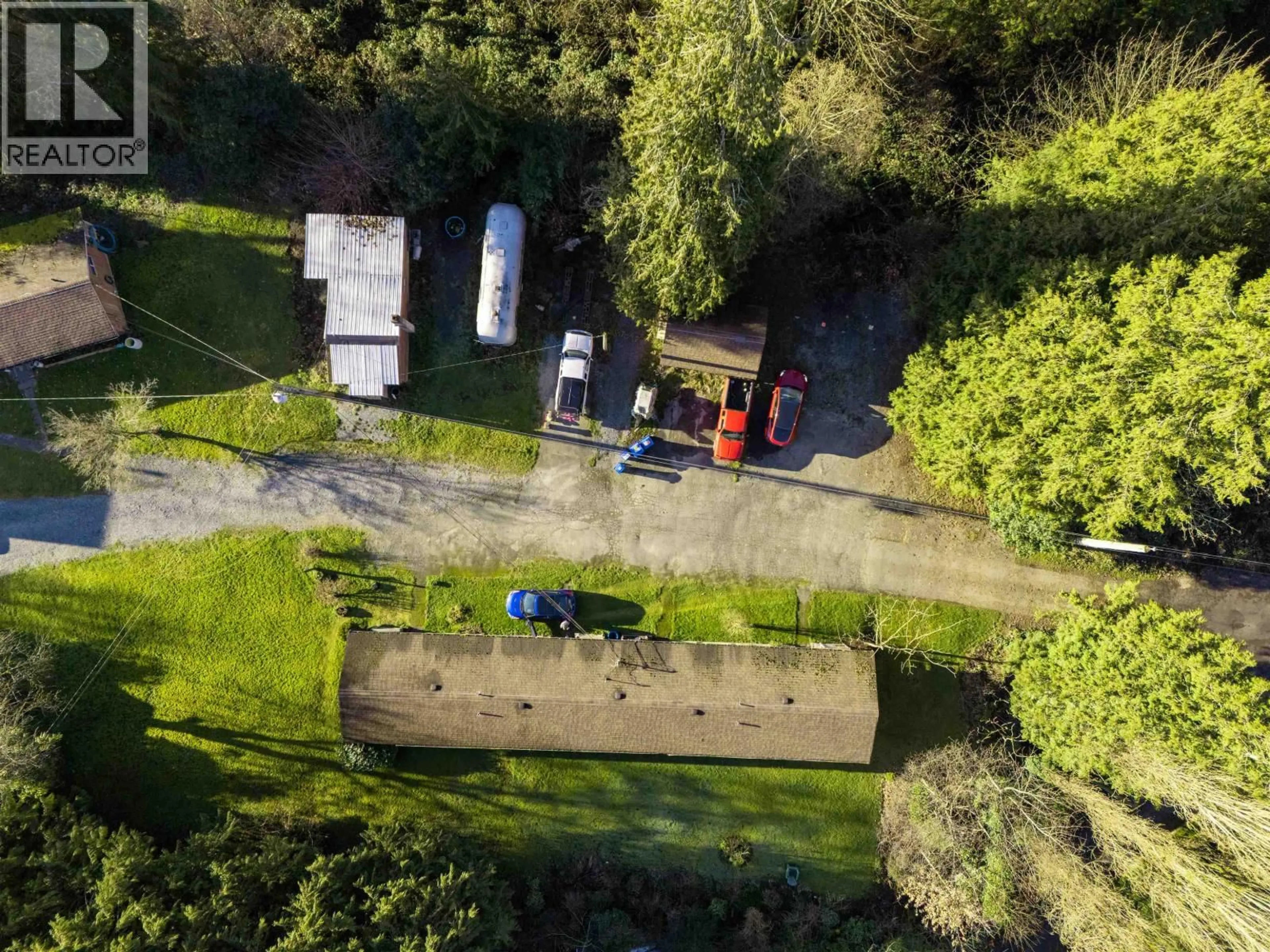 A pic from outside/outdoor area/front of a property/back of a property/a pic from drone, street for 24578 LOUGHEED HIGHWAY, Maple Ridge British Columbia V2W1M2