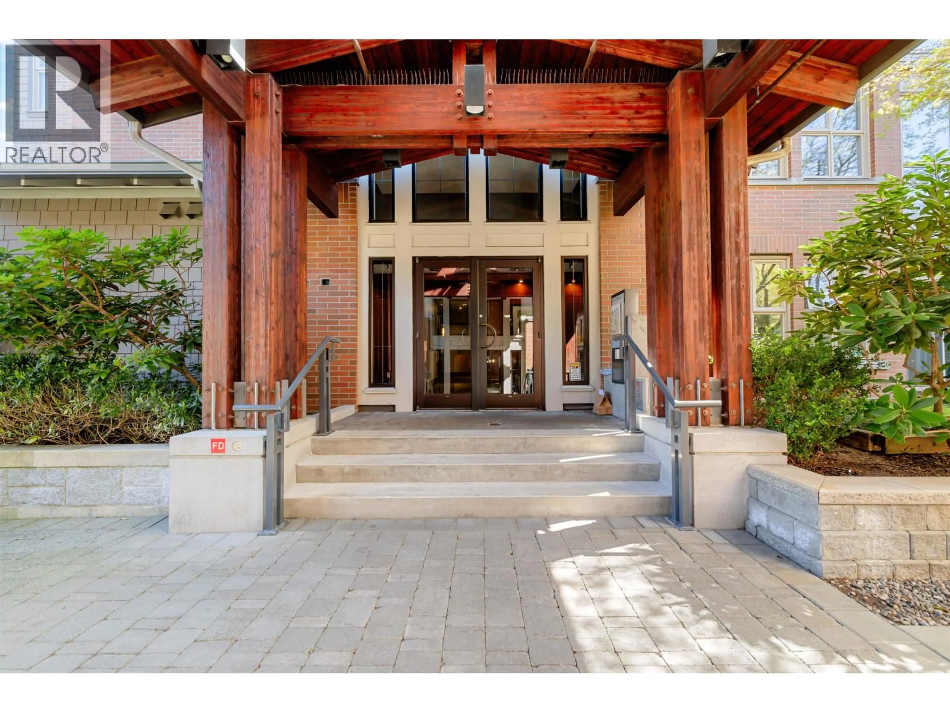 Indoor foyer for 1217 - 4655 VALLEY DRIVE, Vancouver British Columbia V6J5L7