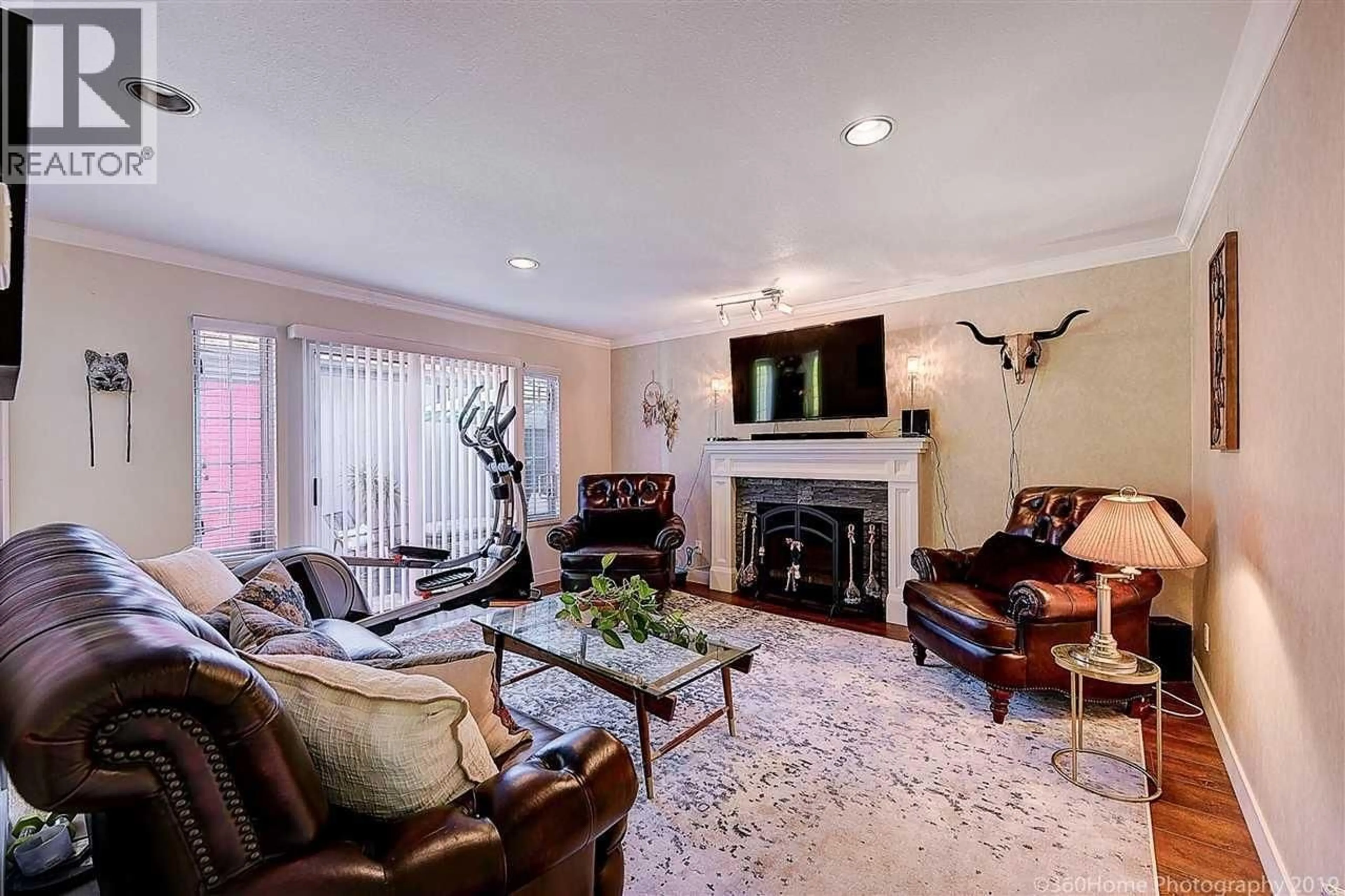 Living room with furniture, unknown for 2688 19TH AVENUE, Vancouver British Columbia V6L1C9