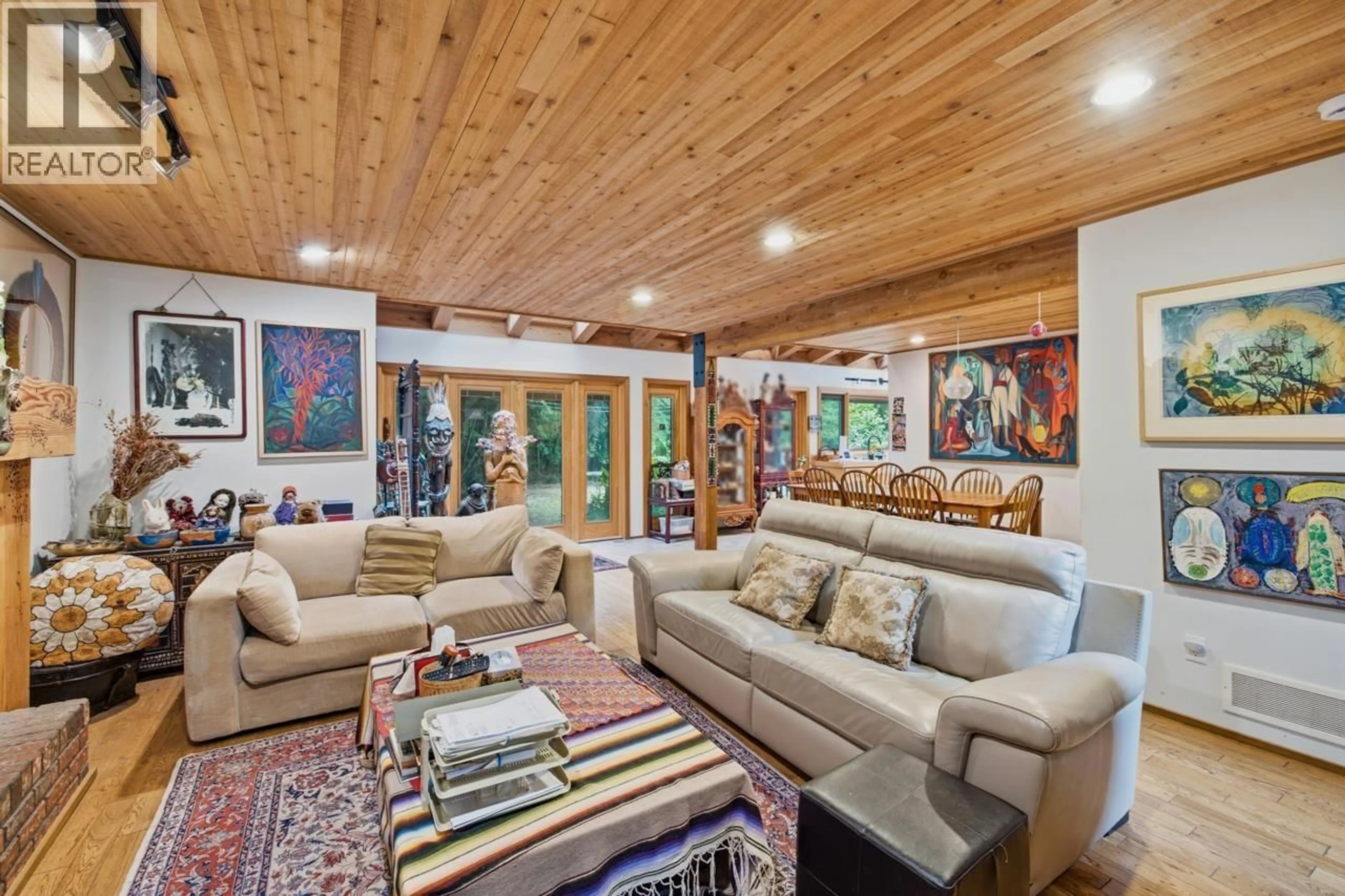 Living room with furniture, unknown for 13965 HARRIS ROAD, Pitt Meadows British Columbia V3Y2T3
