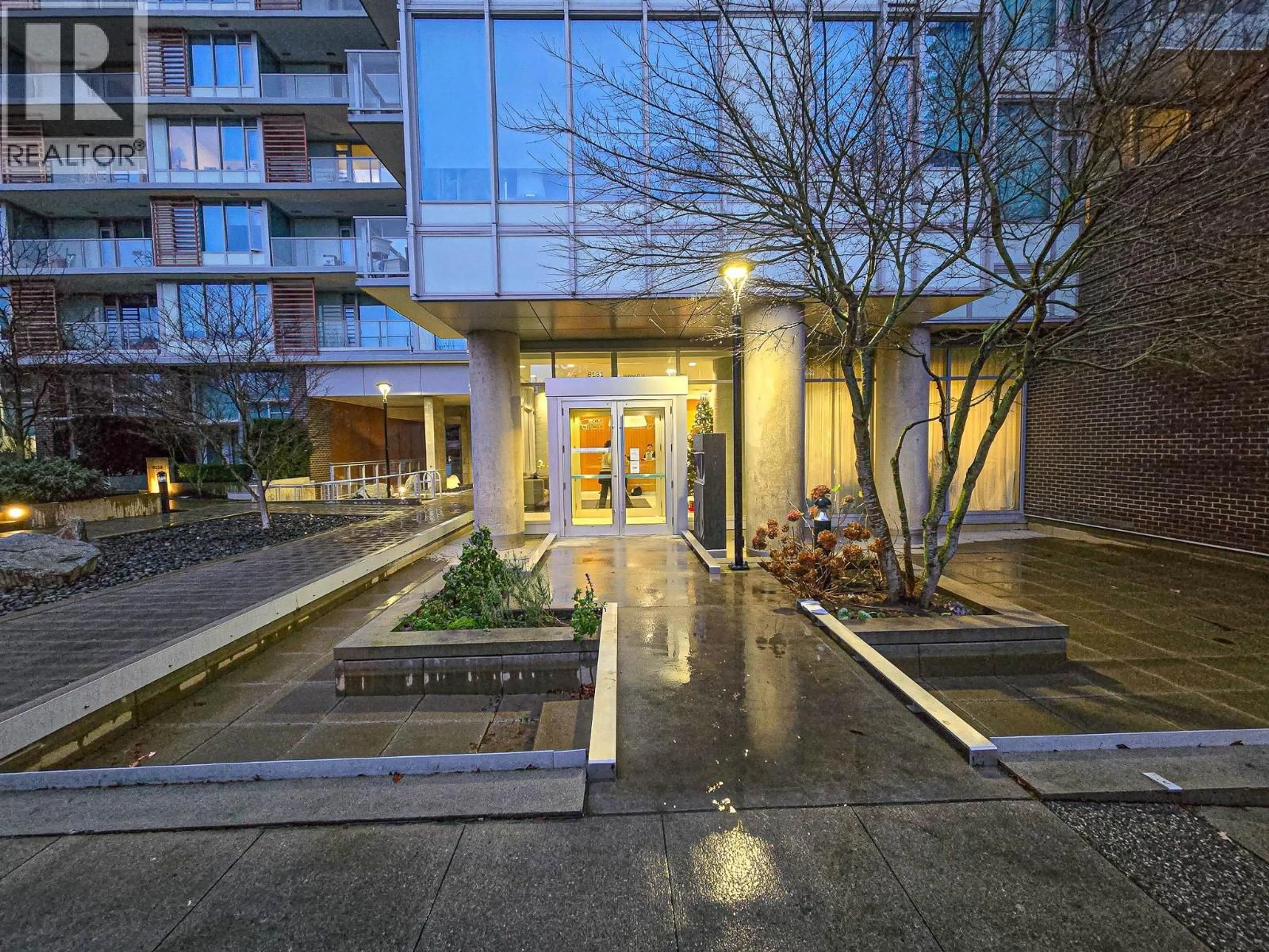 Indoor foyer for 901 - 8131 NUNAVUT LANE, Vancouver British Columbia V5X0E2