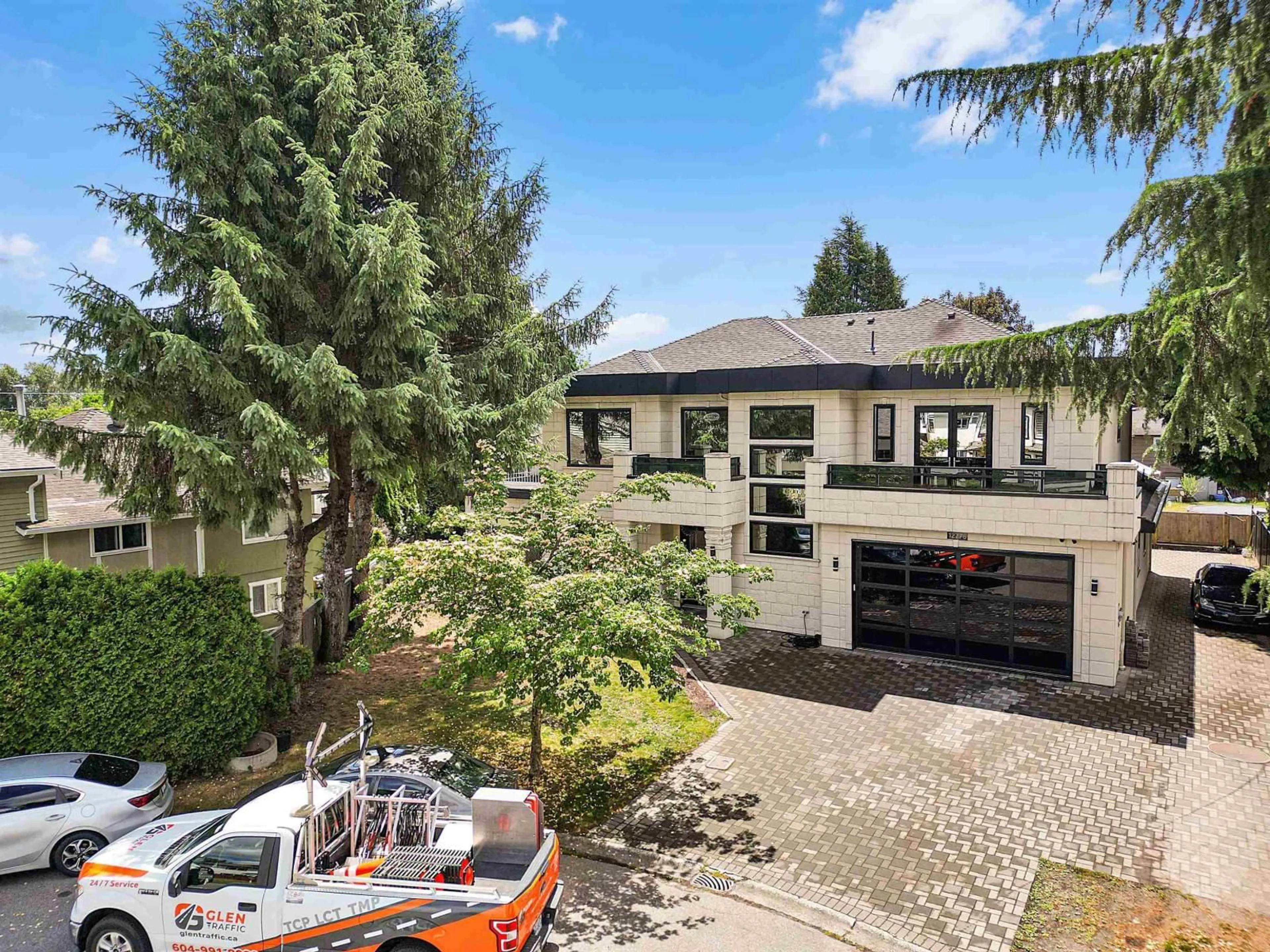 A pic from outside/outdoor area/front of a property/back of a property/a pic from drone, street for 12776 CAMPBELL PLACE, Surrey British Columbia V3V6C8