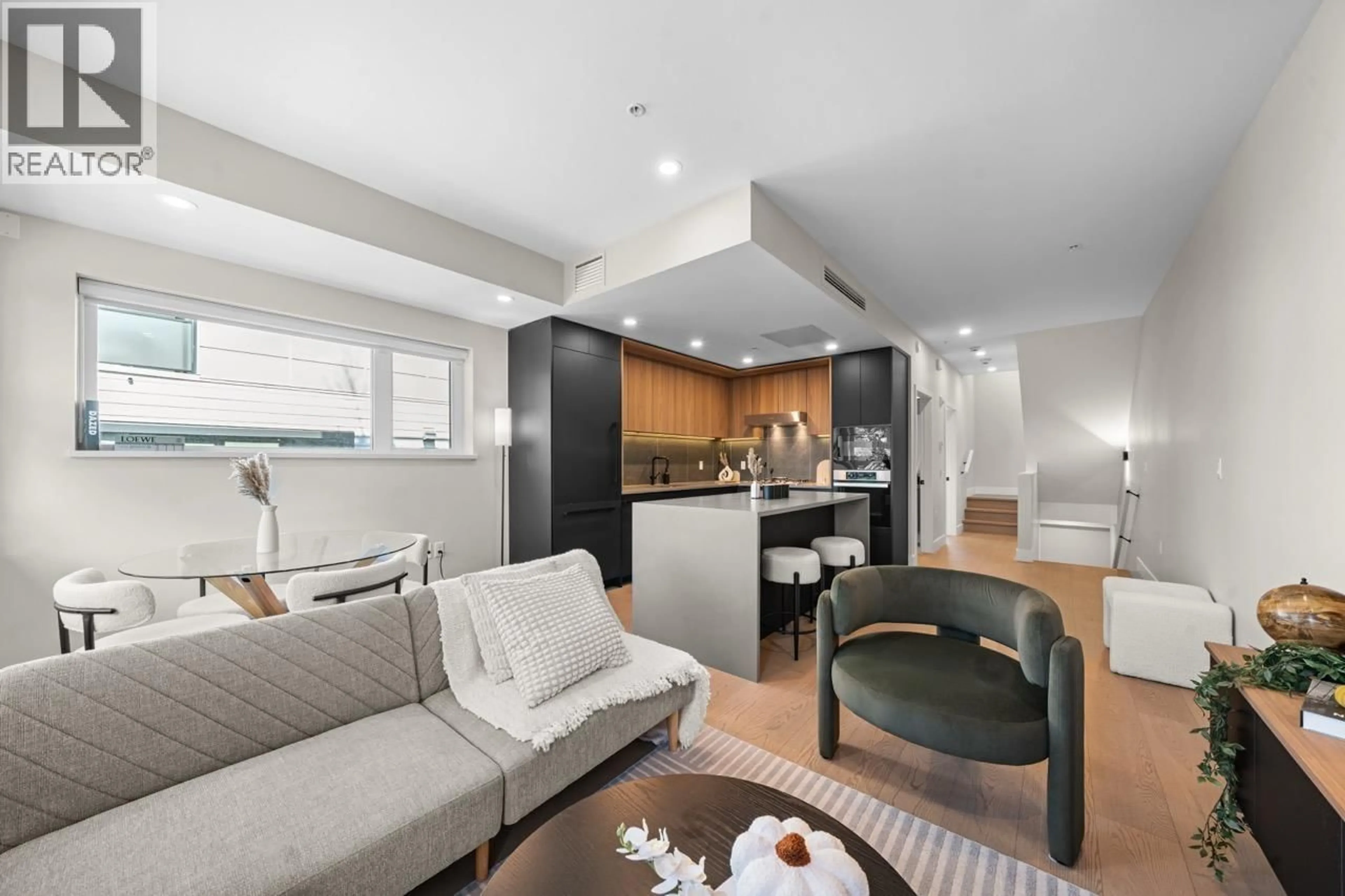 Living room with furniture, unknown for 5 - 128 WOODSTOCK AVENUE, Vancouver British Columbia V5Y0P4