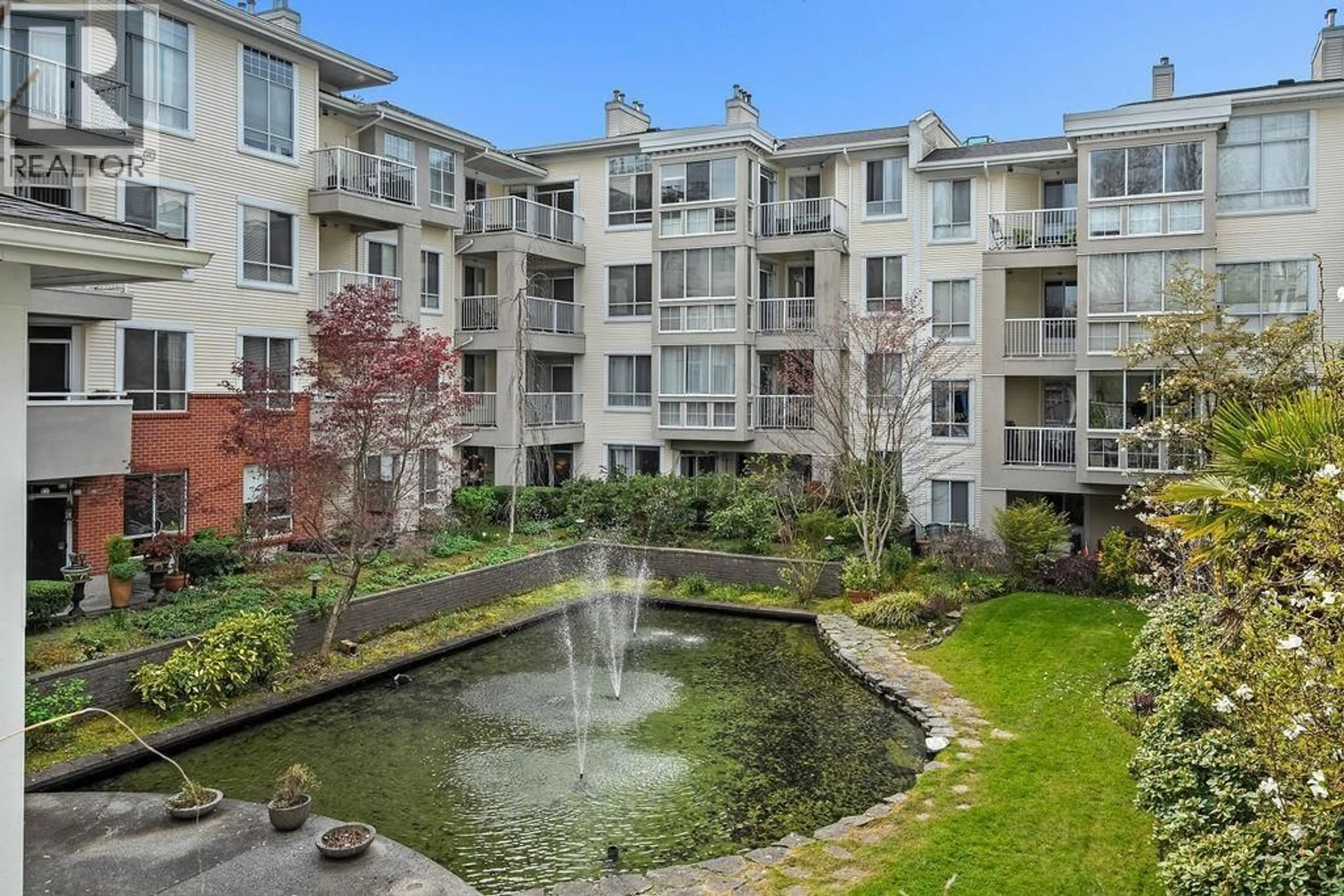 Patio, water/lake/river/ocean view for 409 - 360 36 AVENUE, Vancouver British Columbia V5W4B9