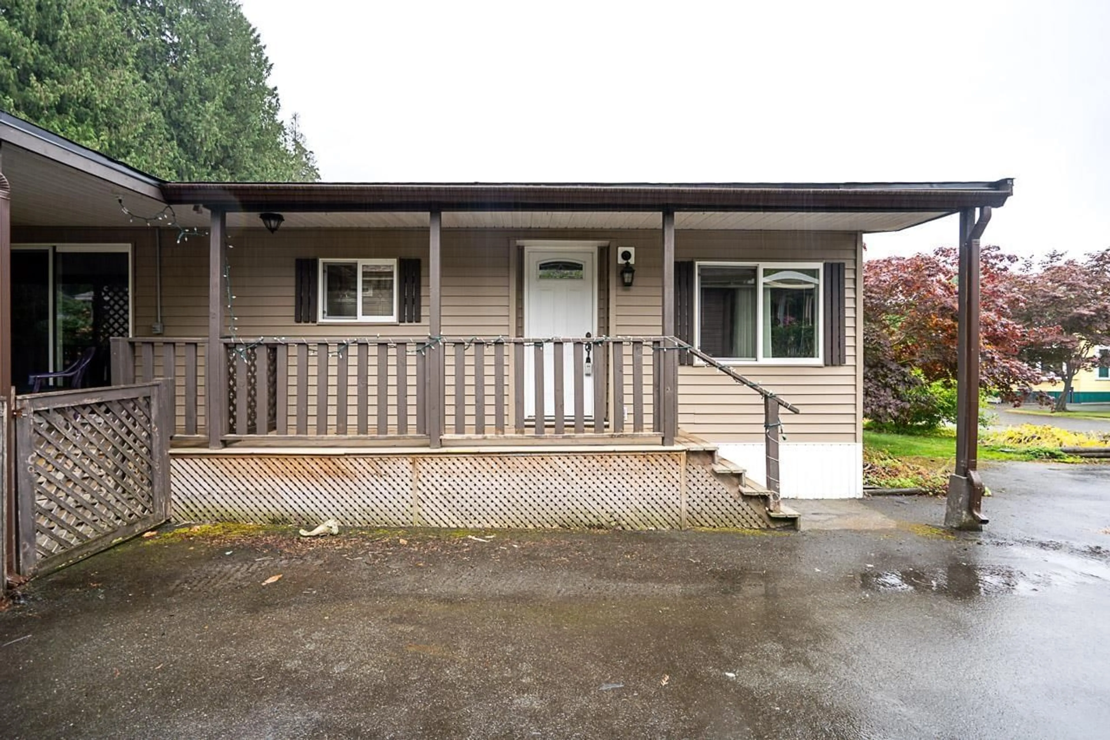 Home with vinyl exterior material, street for 8 - 52324 YALE ROAD, Rosedale British Columbia V0X1X1