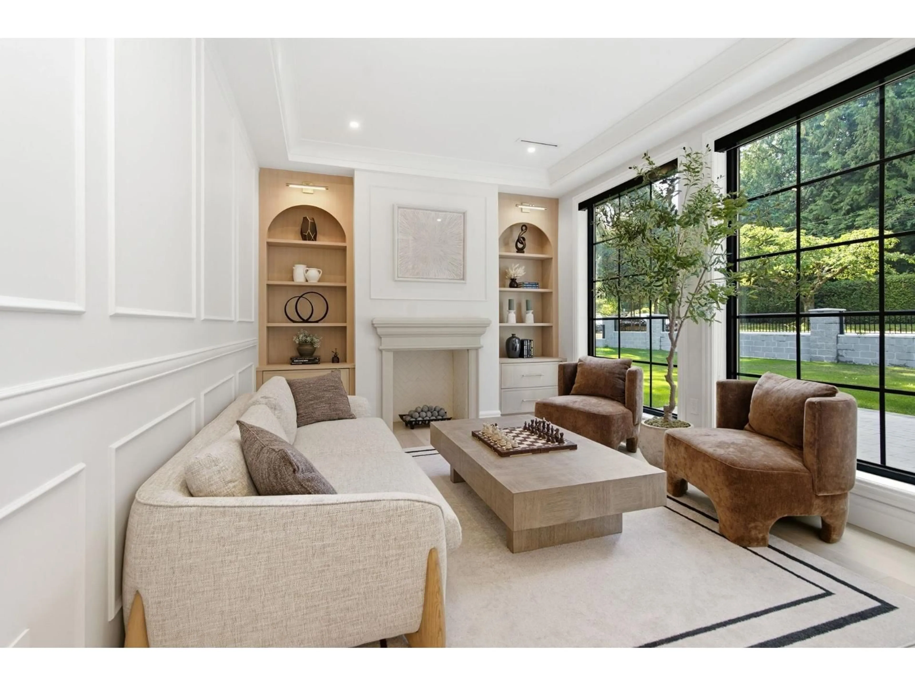 Living room with furniture, unknown for 13909 28 AVENUE, Surrey British Columbia V4P1T5