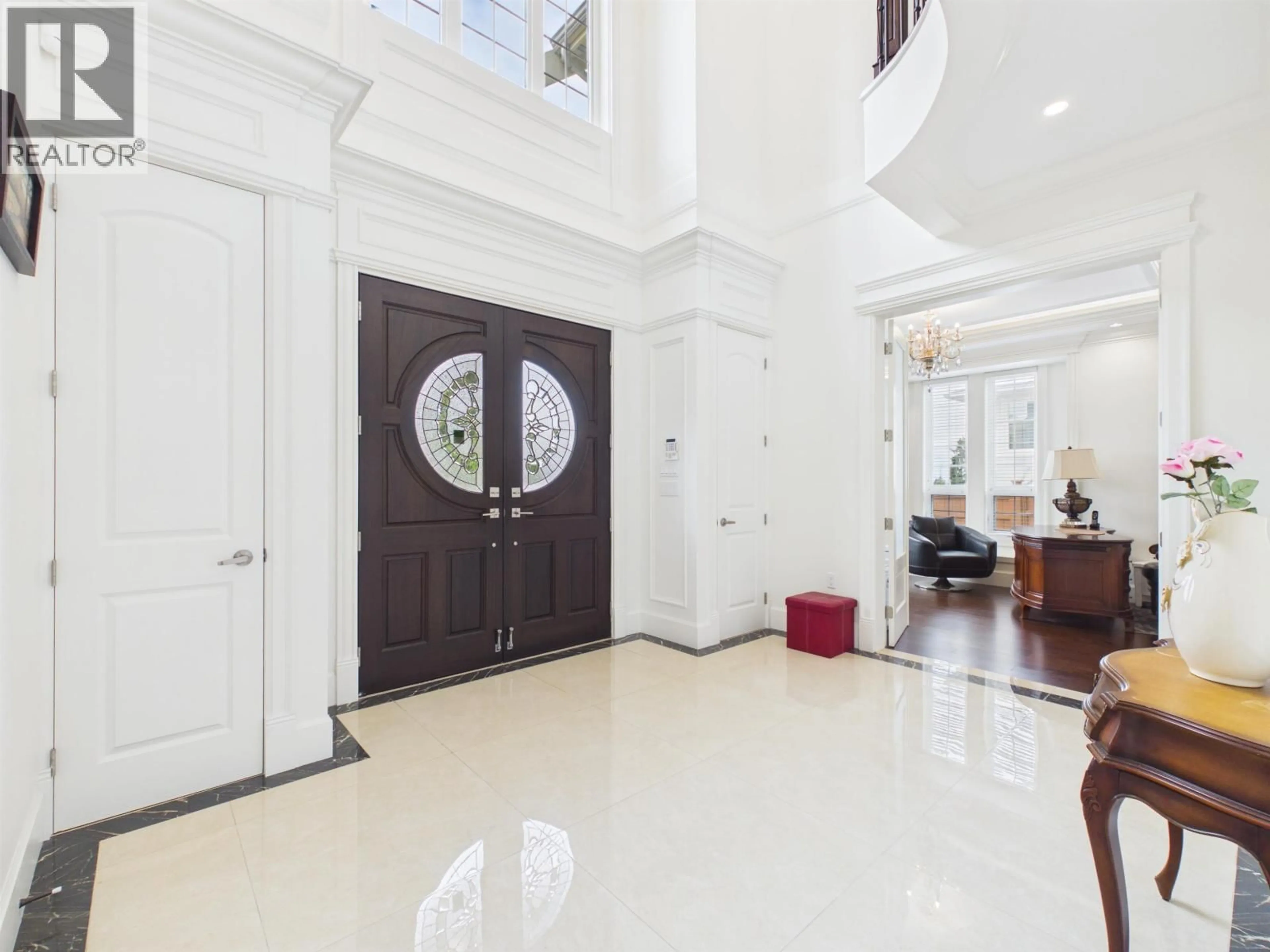 Indoor foyer for 5399 CARSON STREET, Burnaby British Columbia V5J2Z3