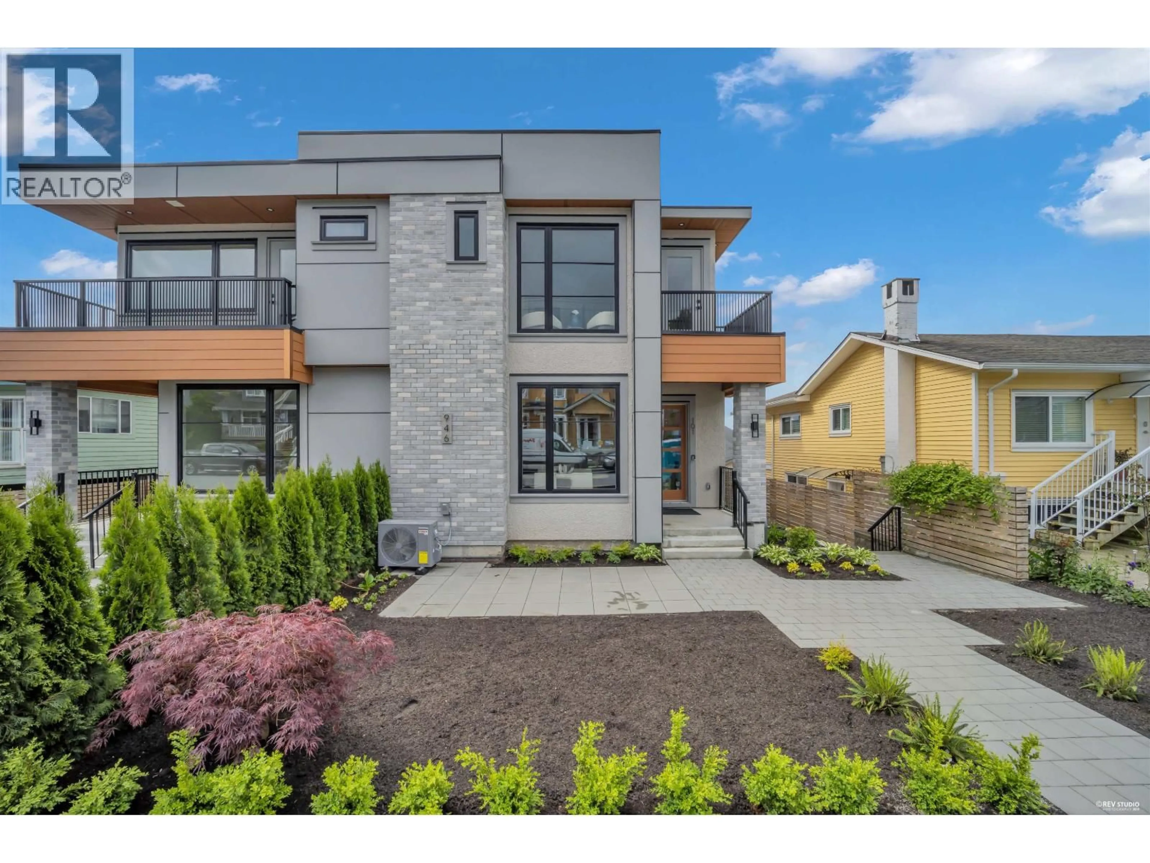 Home with brick exterior material, street for 946 DANSEY AVENUE, Coquitlam British Columbia V3K3G7