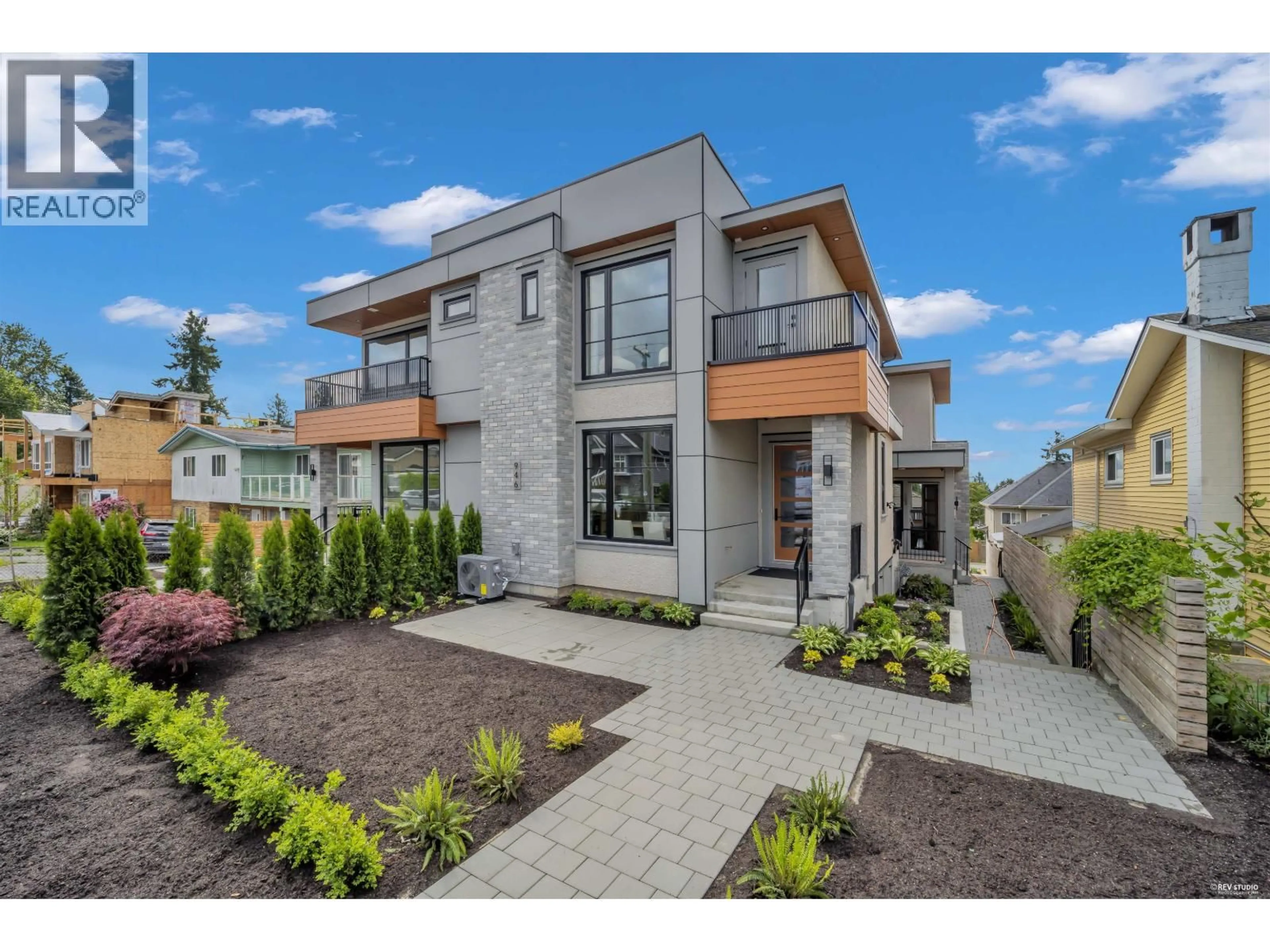 Home with brick exterior material, street for 946 DANSEY AVENUE, Coquitlam British Columbia V3K3G7