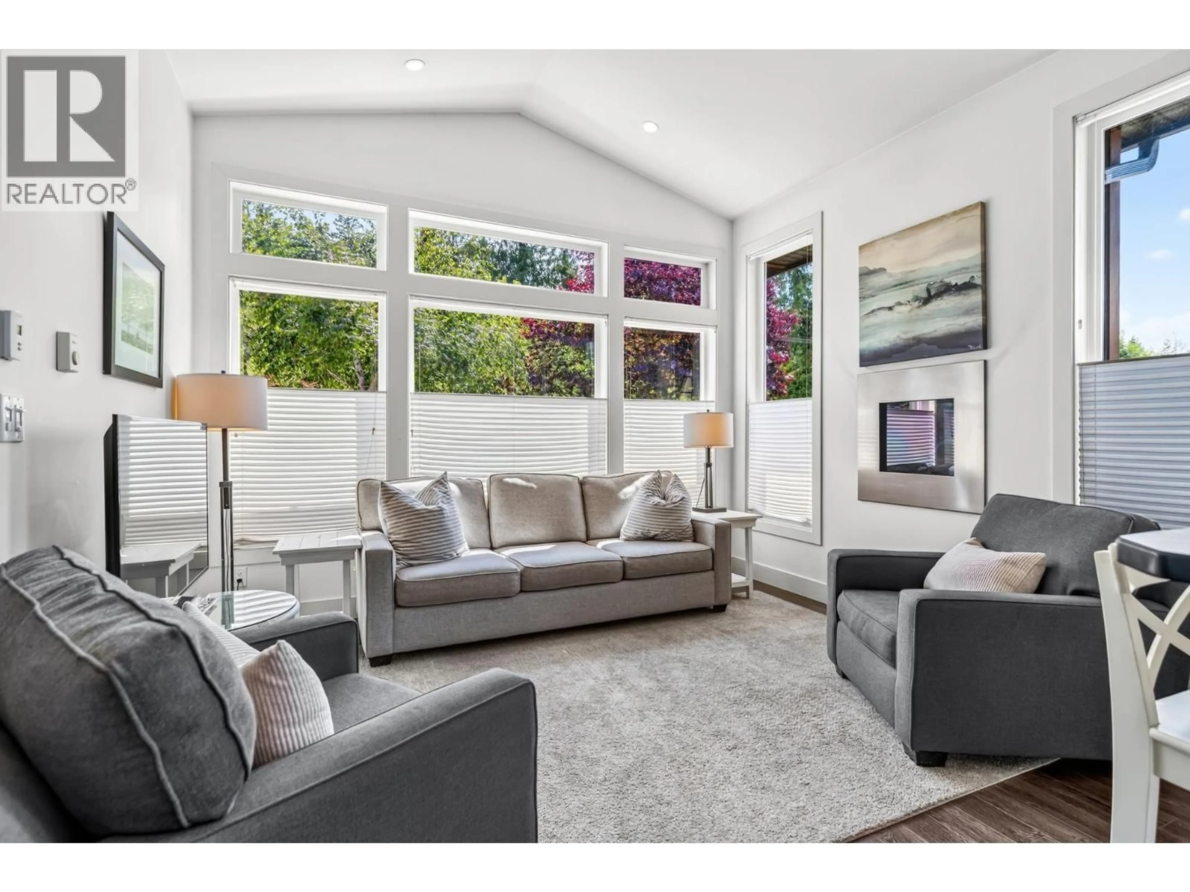 Living room with furniture, unknown for 5631 PAGE ROAD, Sechelt British Columbia V7Z0N7