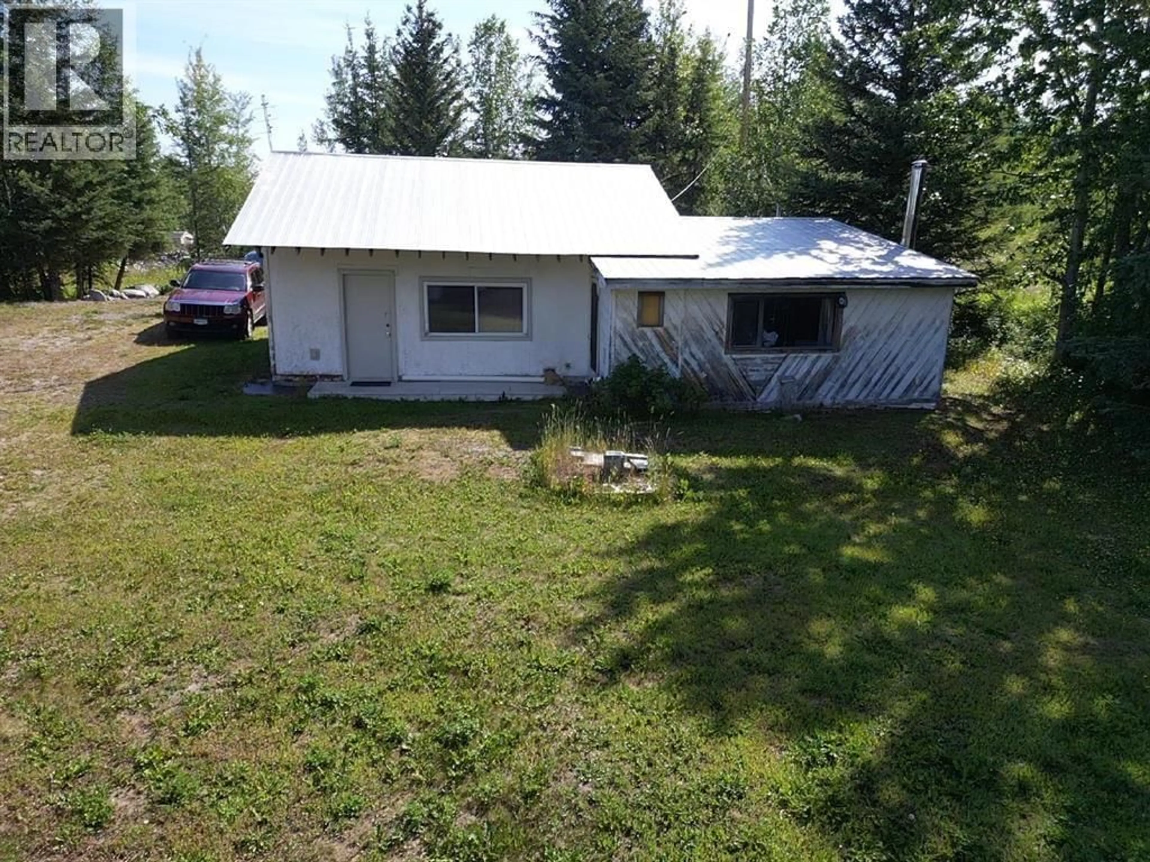 A pic from outside/outdoor area/front of a property/back of a property/a pic from drone, building for 1005 LAKEVIEW ROAD, Fraser Lake British Columbia V0J1S0