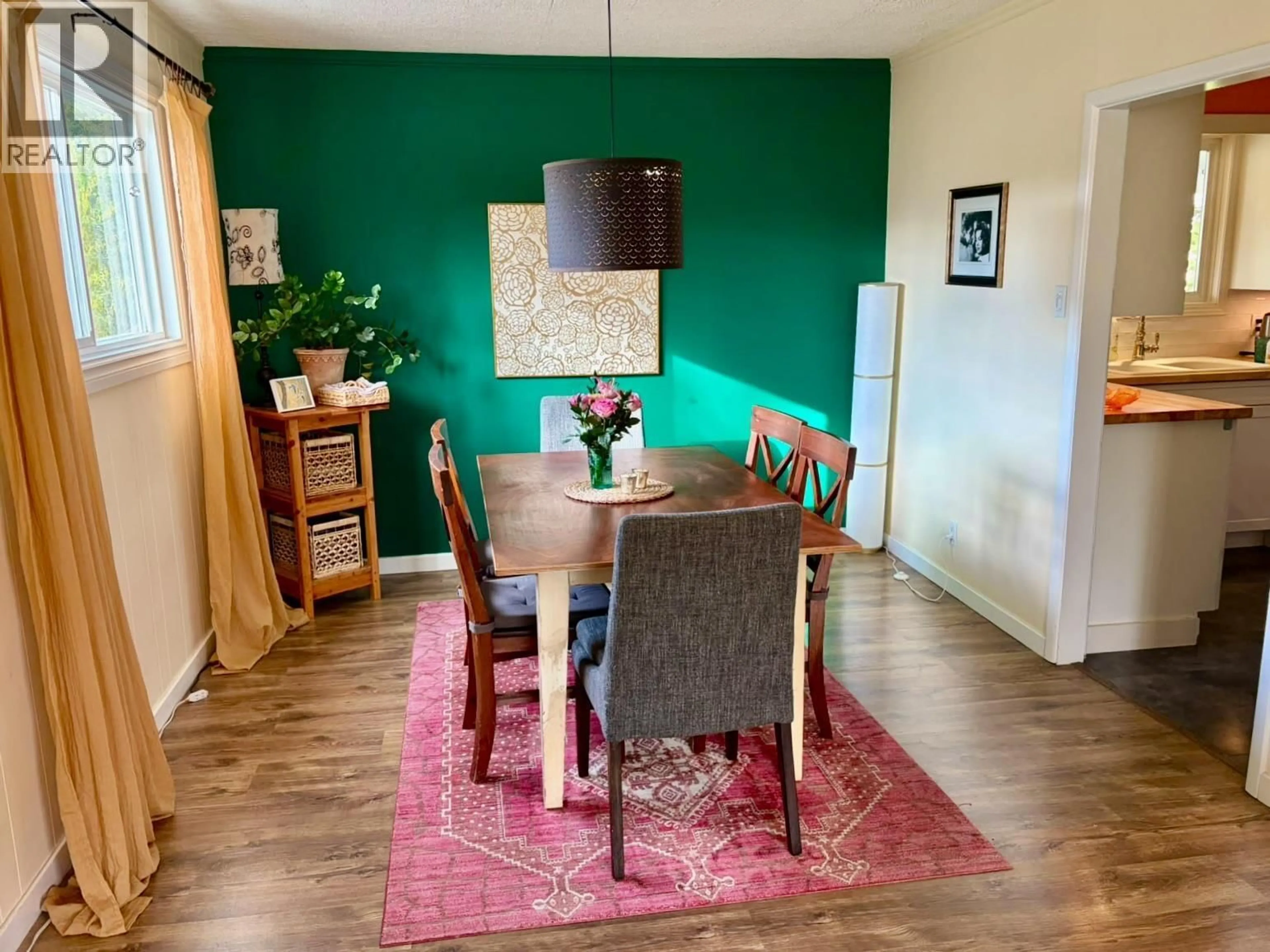 Dining room, wood/laminate floor for 626 PINCHBECK STREET, Williams Lake British Columbia V2G1E7