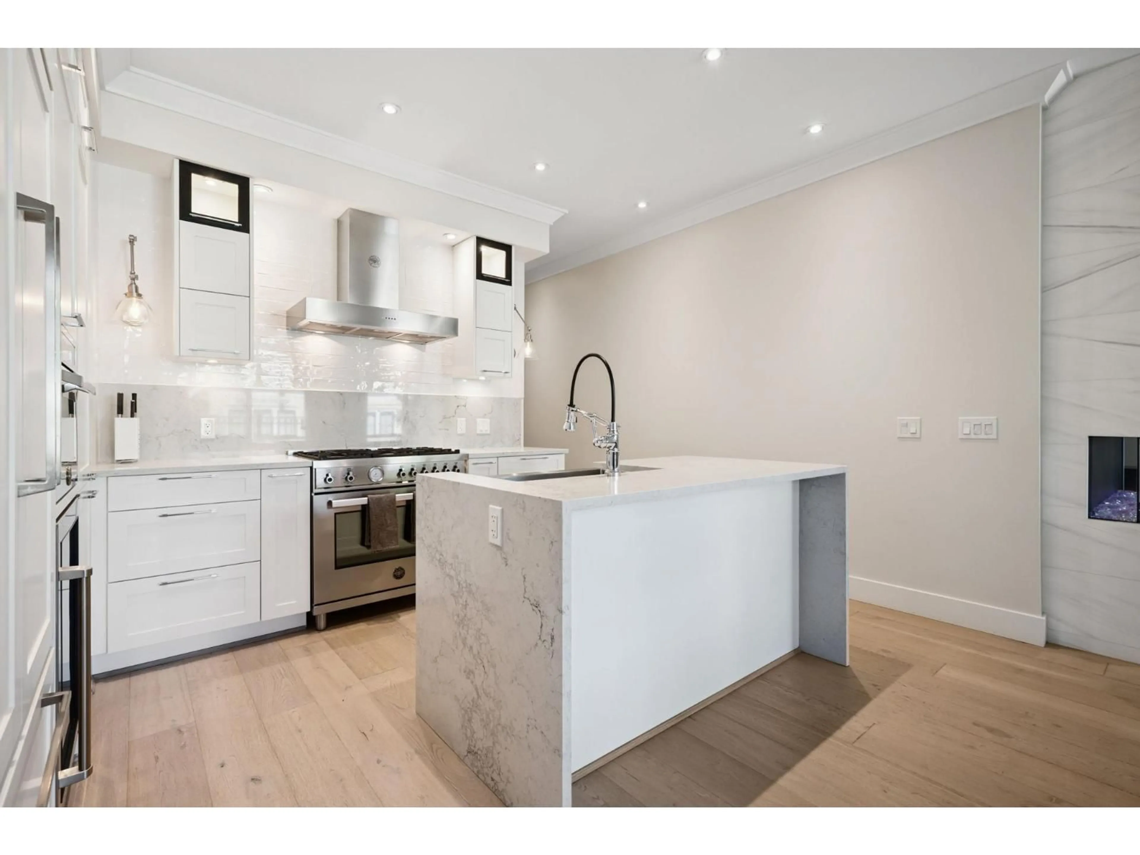 Open concept kitchen, unknown for 206 - 23189 FRANCIS AVENUE, Langley British Columbia V1M0G4