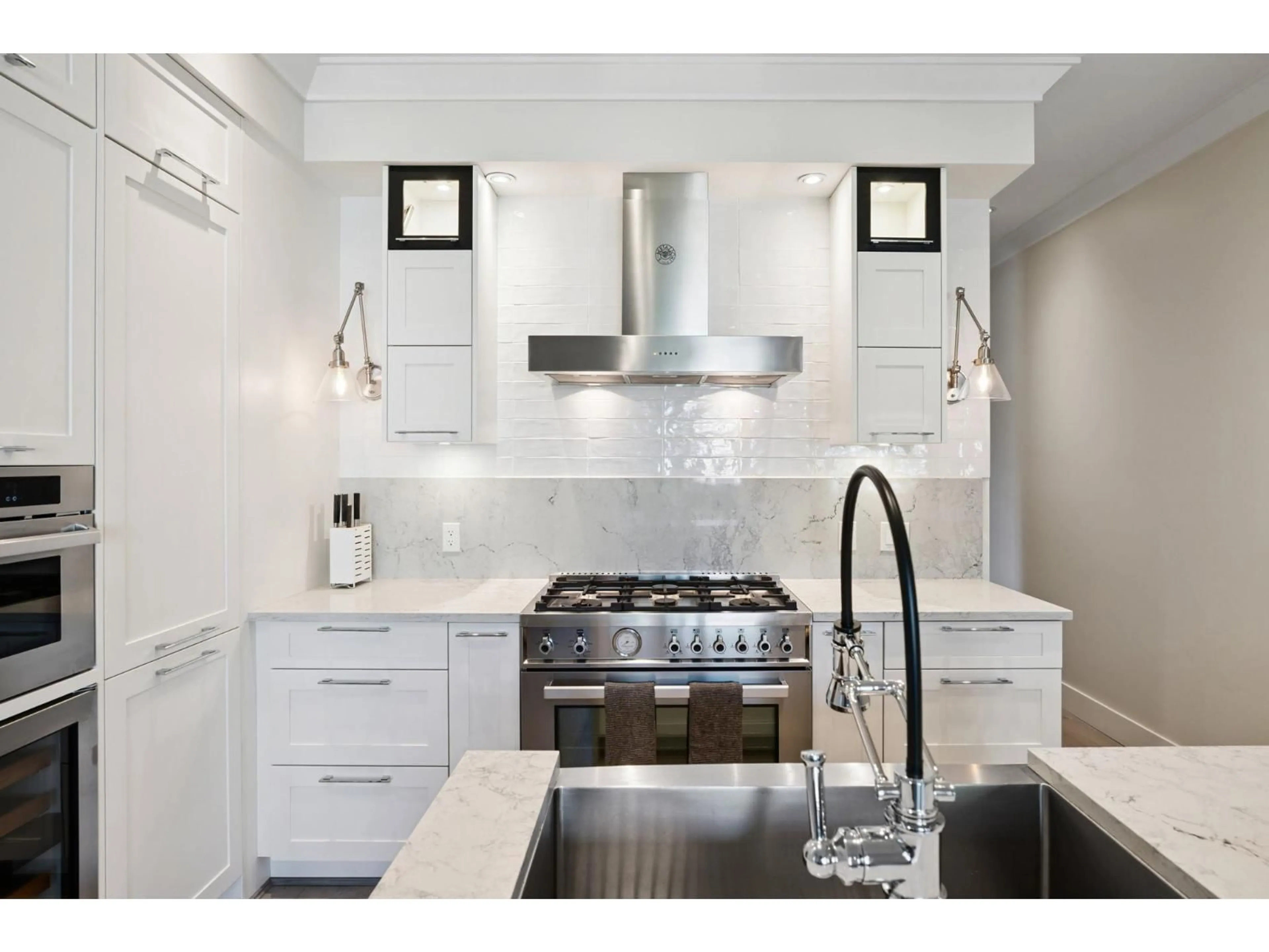 Contemporary kitchen, ceramic/tile floor for 206 - 23189 FRANCIS AVENUE, Langley British Columbia V1M0G4