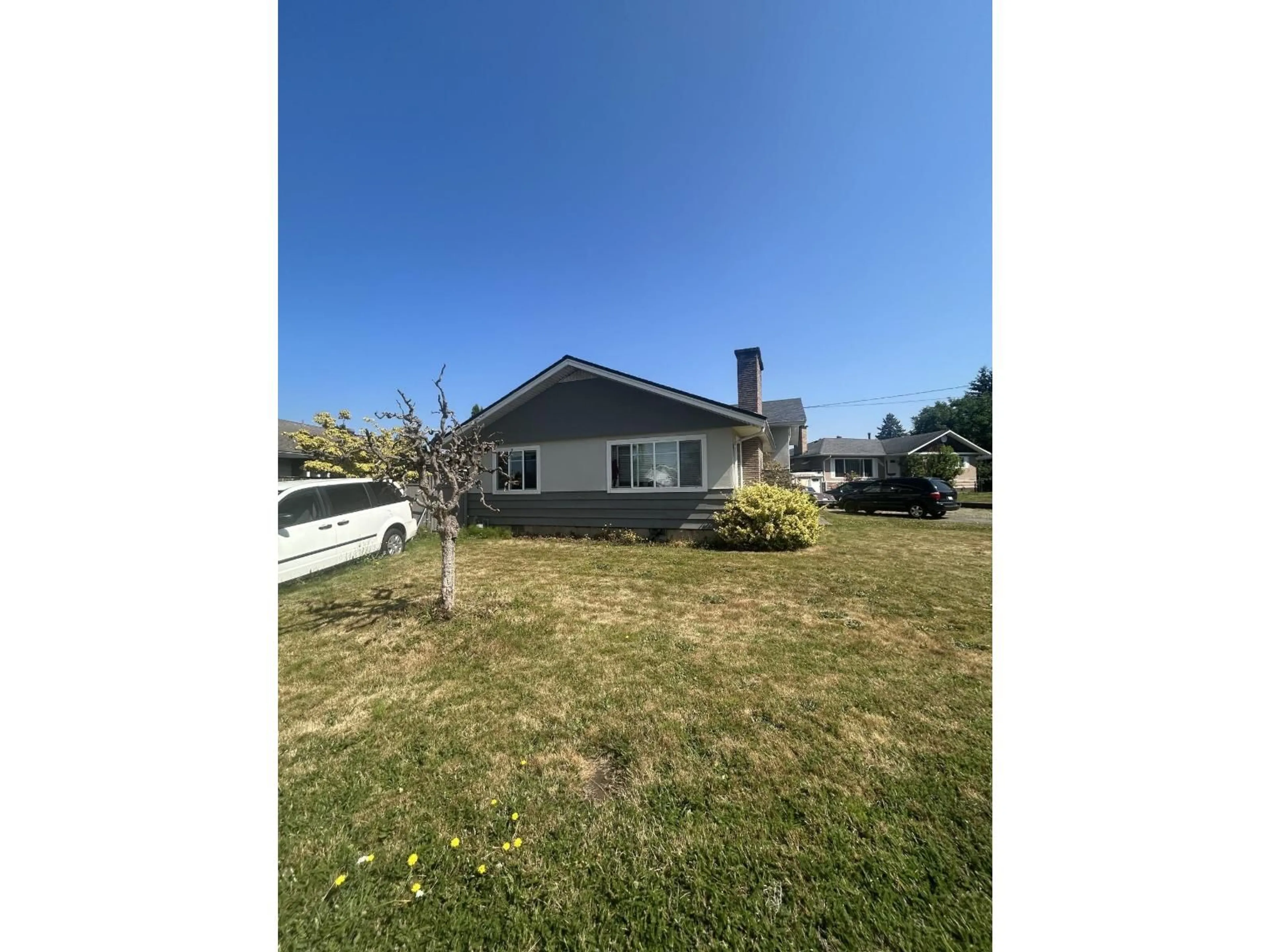 A pic from outside/outdoor area/front of a property/back of a property/a pic from drone, water/lake/river/ocean view for 46267 BROOKS AVENUE, Chilliwack British Columbia V2P1C2