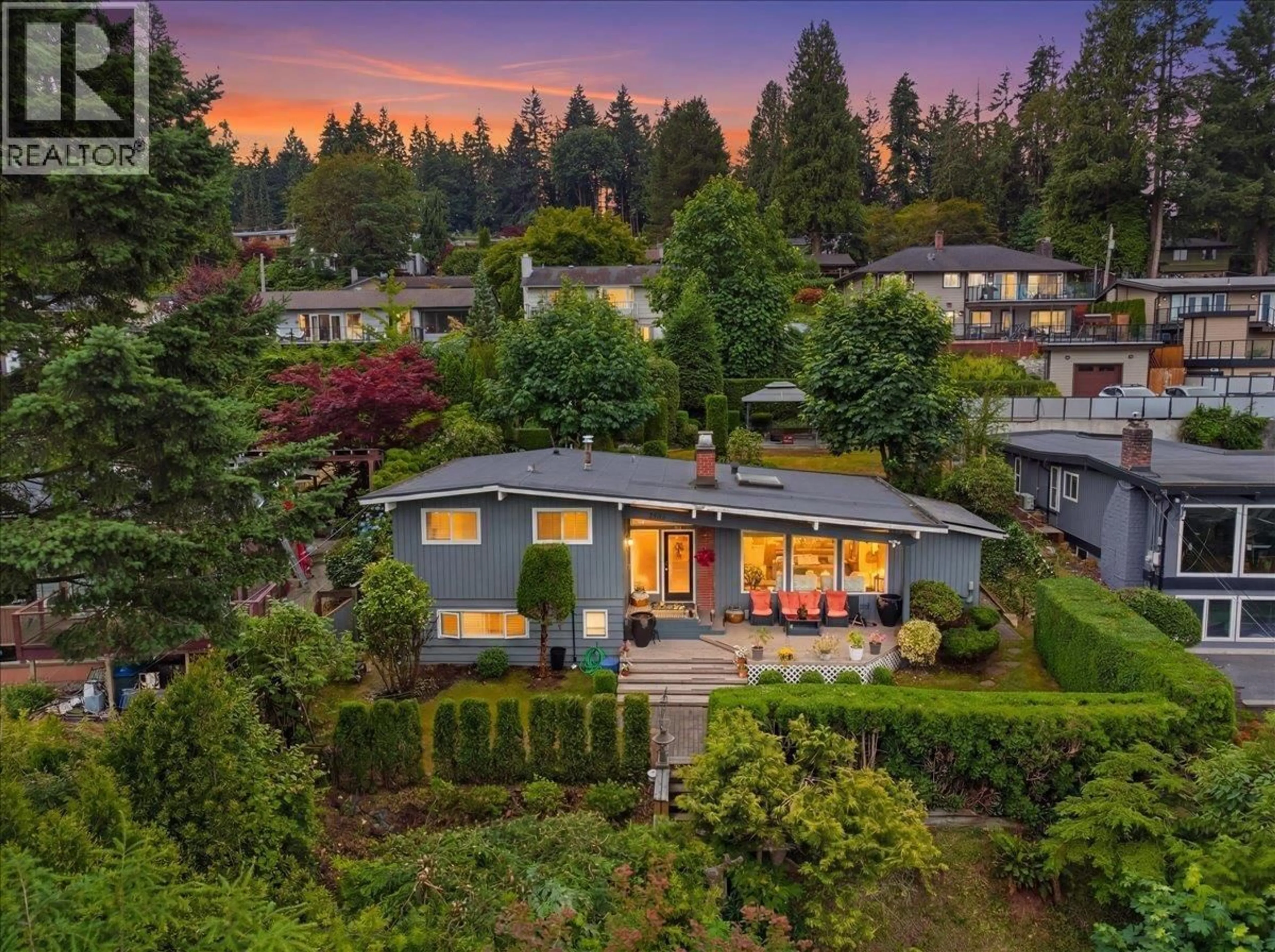 A pic from outside/outdoor area/front of a property/back of a property/a pic from drone, unknown for 2206 PINECREST AVENUE, Coquitlam British Columbia V3J6T6