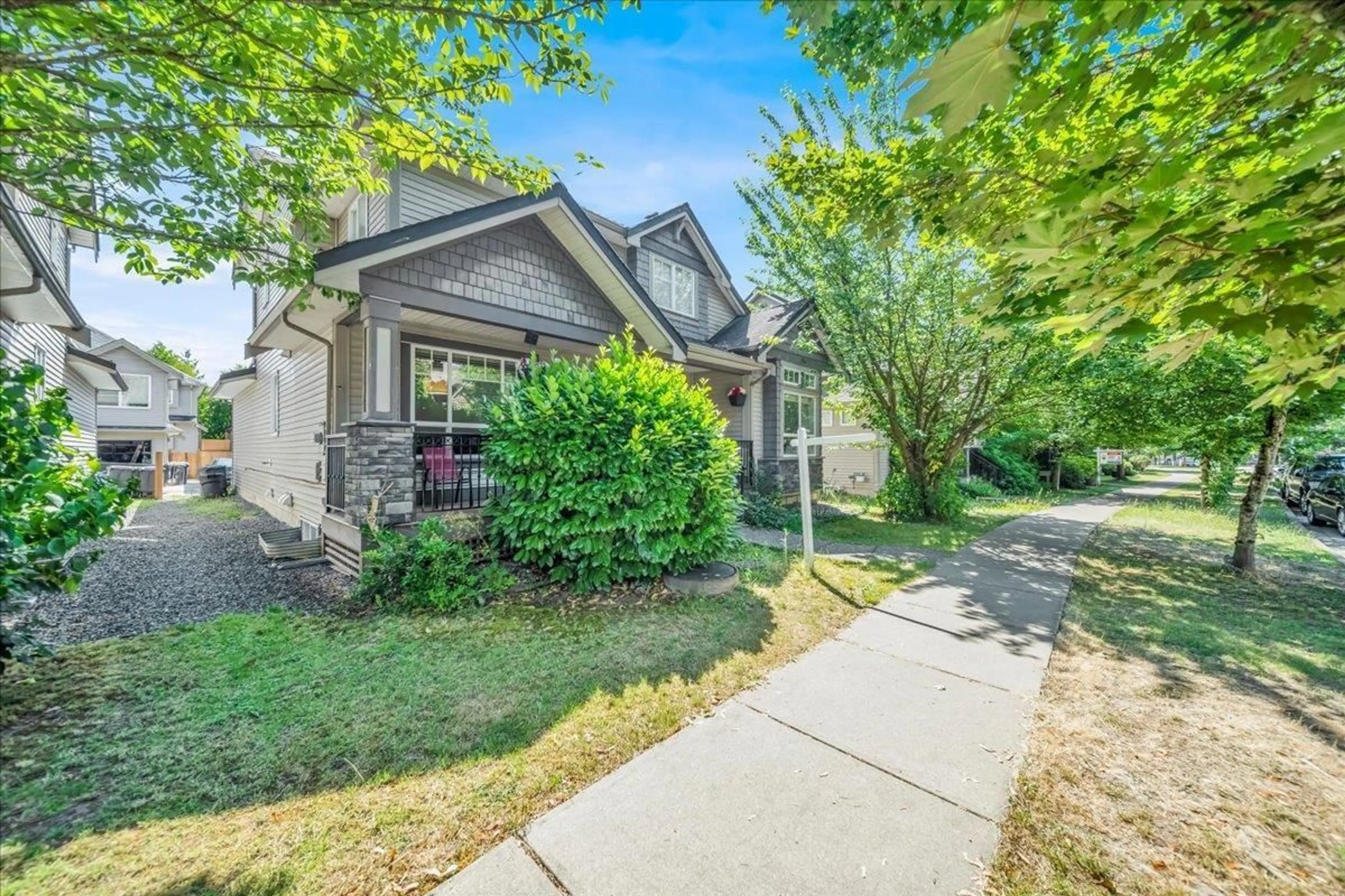 Unknown for 7032 195A STREET, Surrey British Columbia V4N5Z2