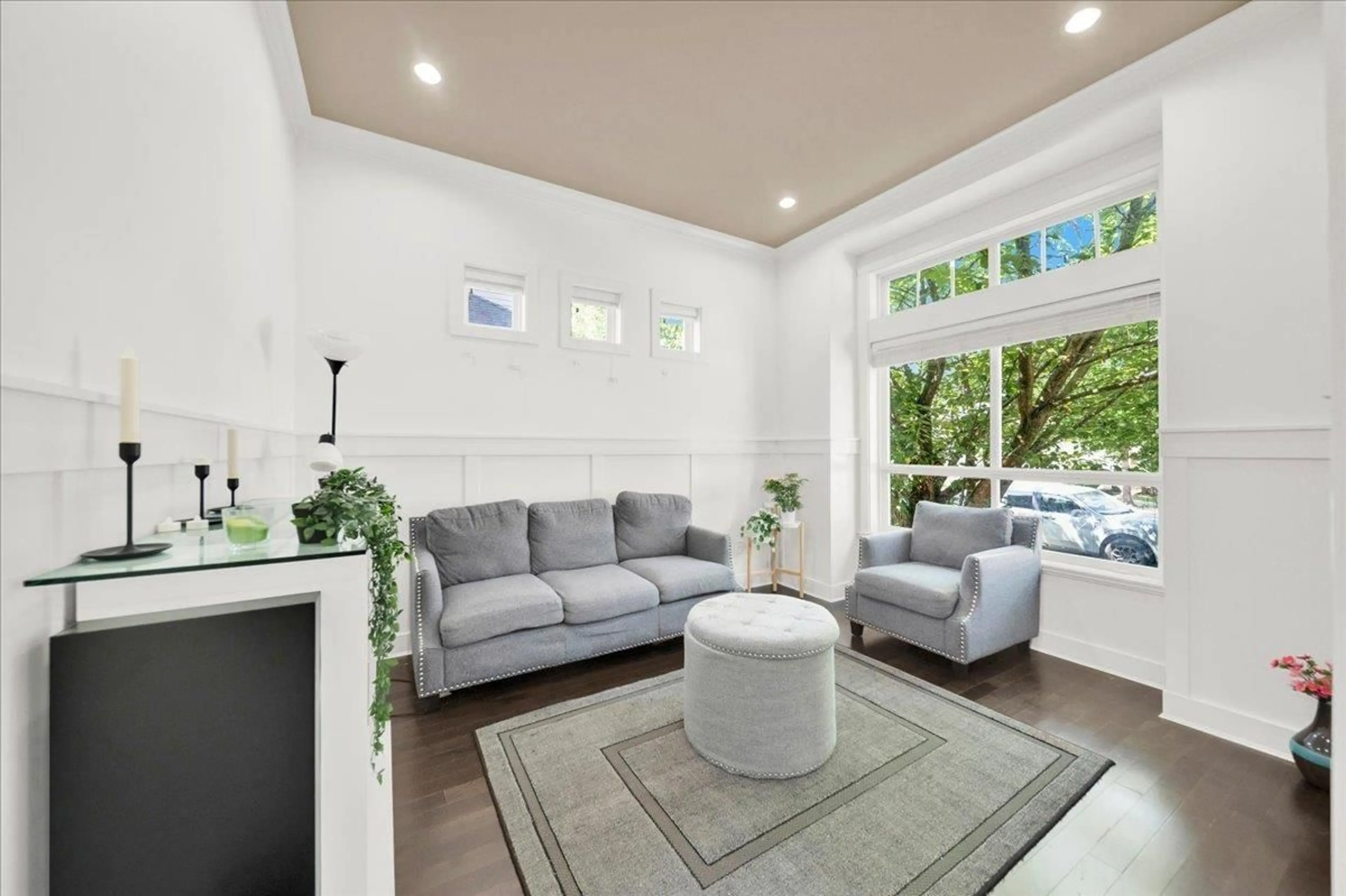 Living room with furniture, unknown for 7032 195A STREET, Surrey British Columbia V4N5Z2