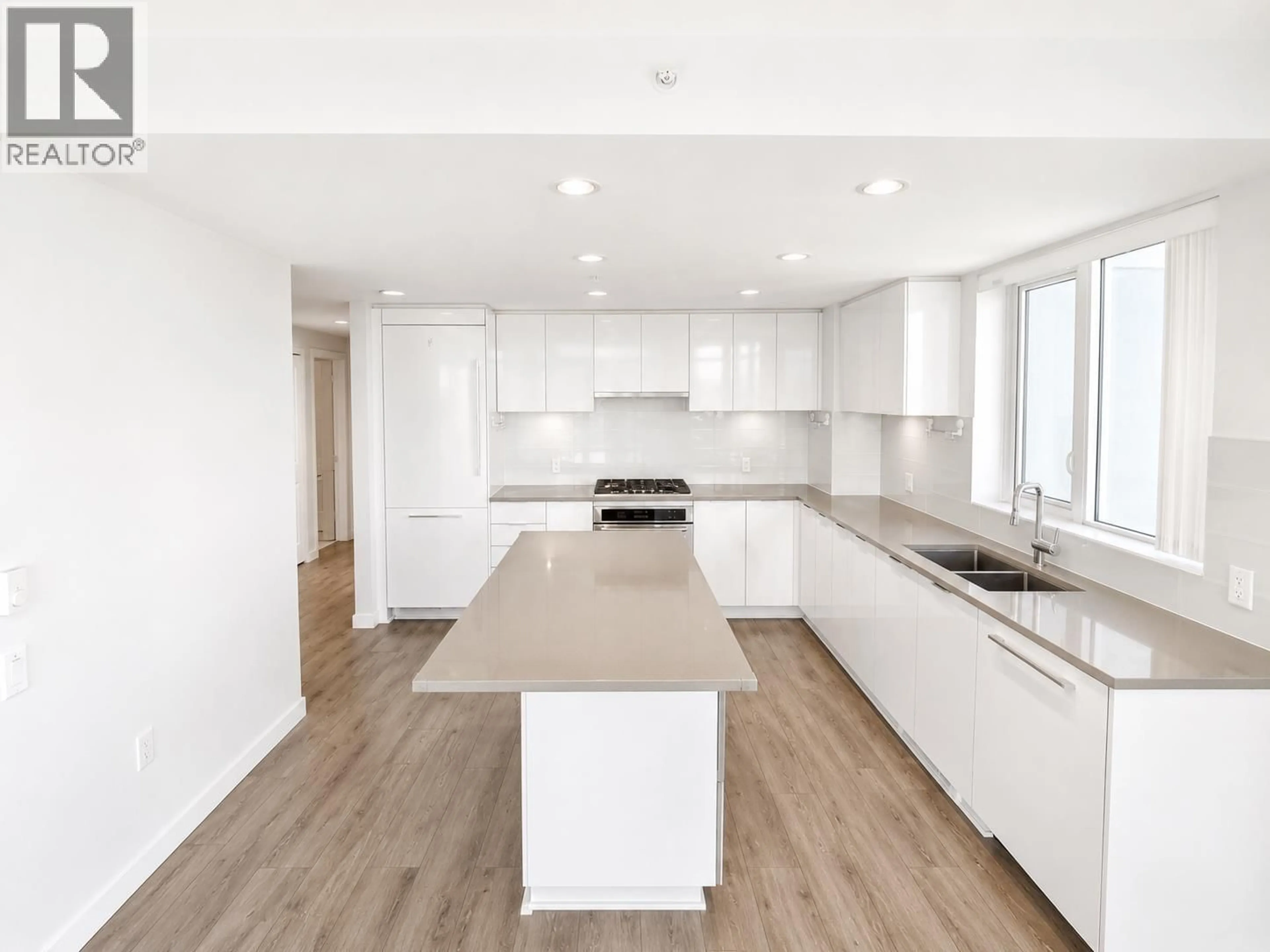 Open concept kitchen, unknown for 1901 - 2388 MADISON AVENUE, Burnaby British Columbia V5C0K8