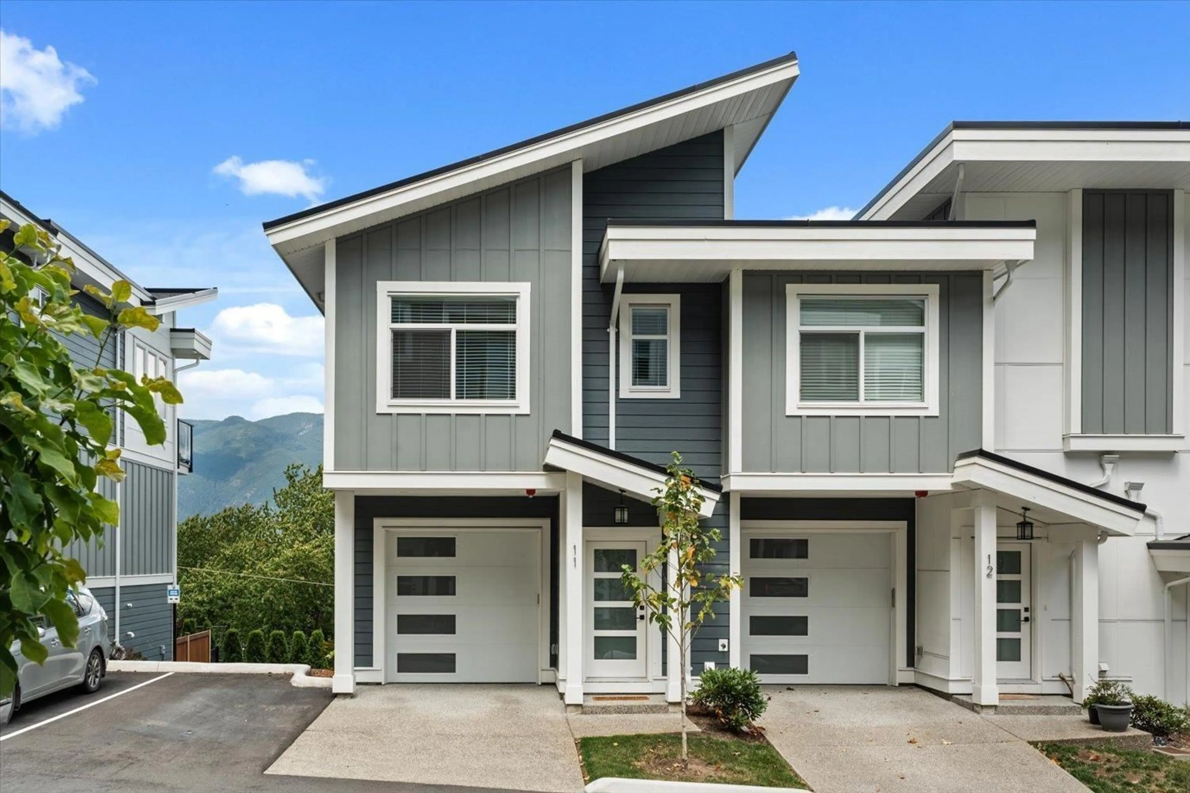 Home with vinyl exterior material, mountain view for 11 - 43998 CHILLIWACK MOUNTAIN ROAD, Chilliwack British Columbia V2R4A1