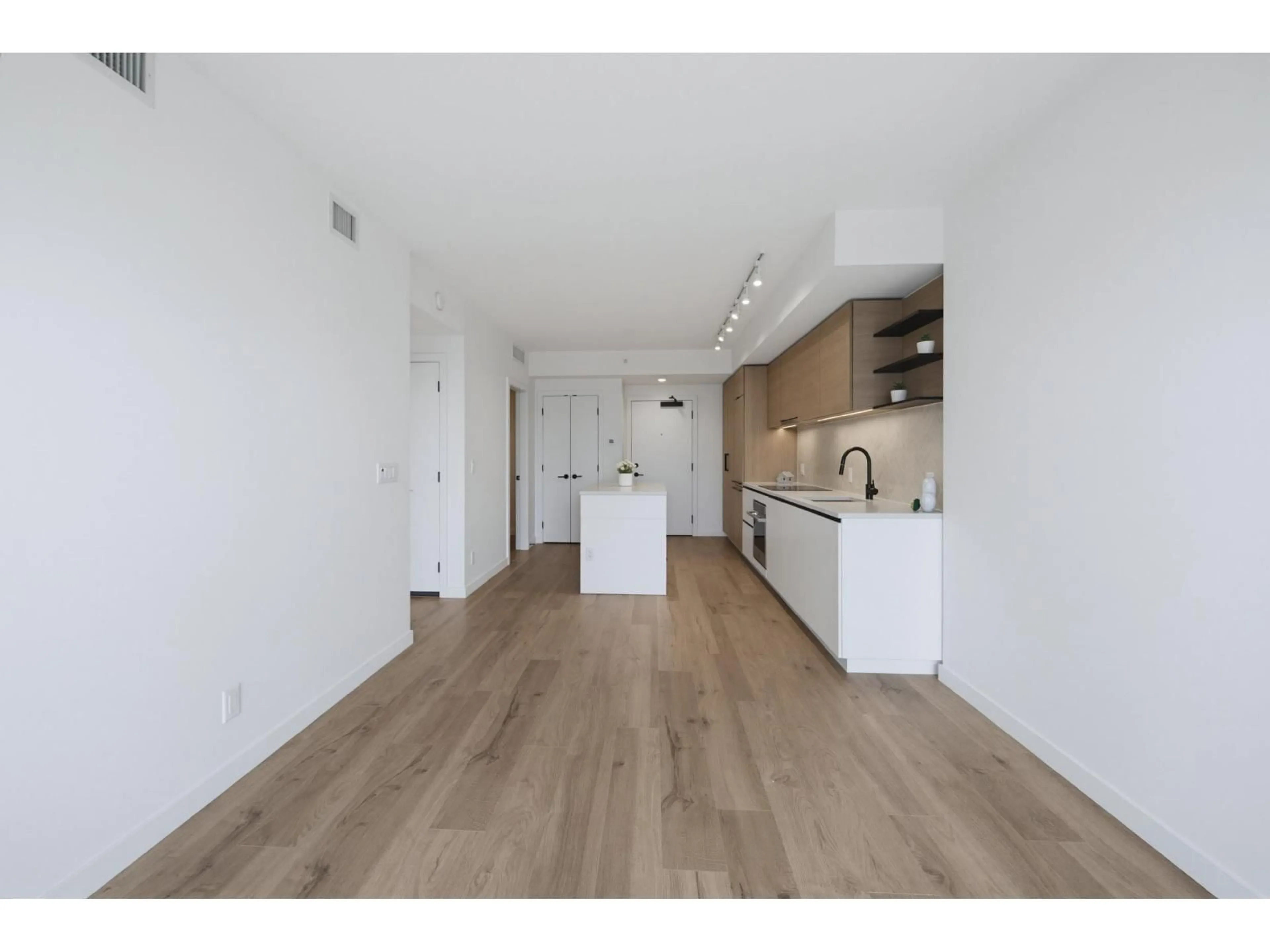 A pic of a room for 1106 - 13428 105 AVENUE, Surrey British Columbia V3T0S6